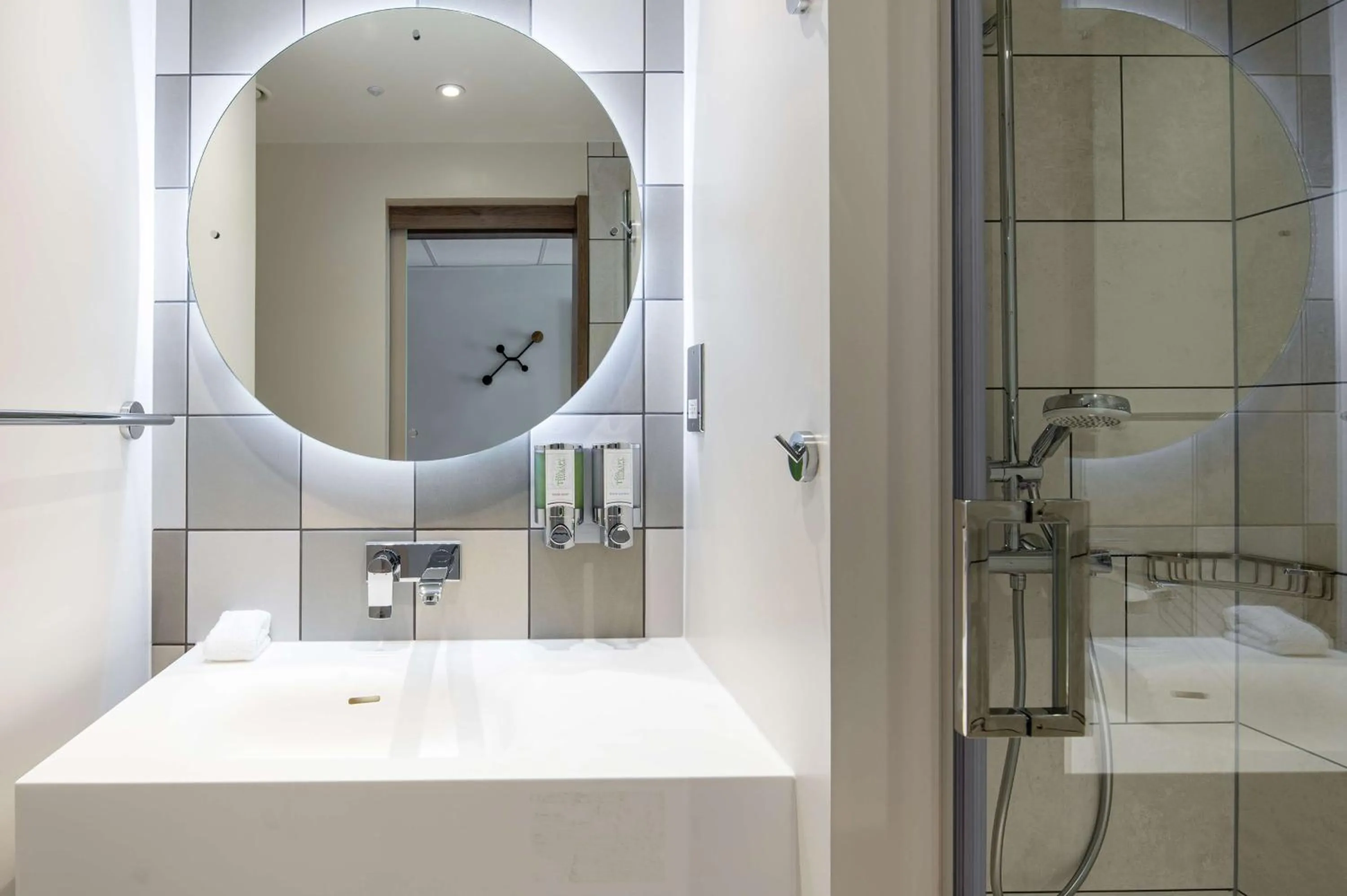 Bathroom in Hampton by Hilton High Wycombe