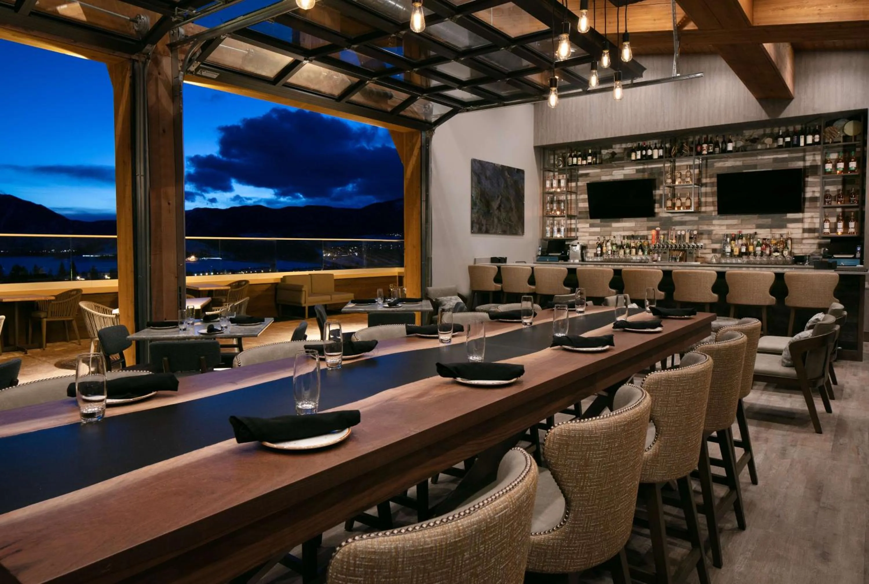 Lounge or bar in Homewood Suites By Hilton Dillon