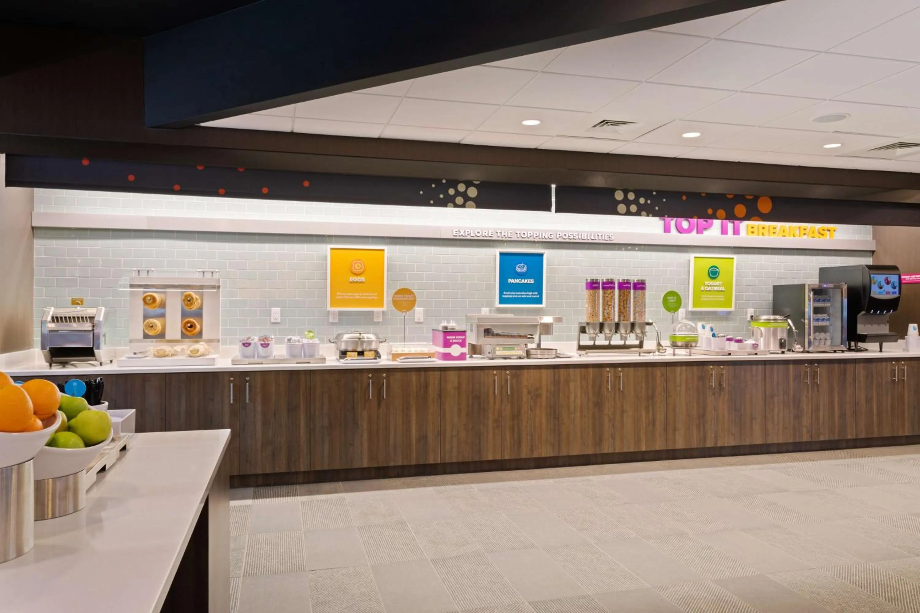 Food and drinks in Tru By Hilton Bradenton I-75, FL