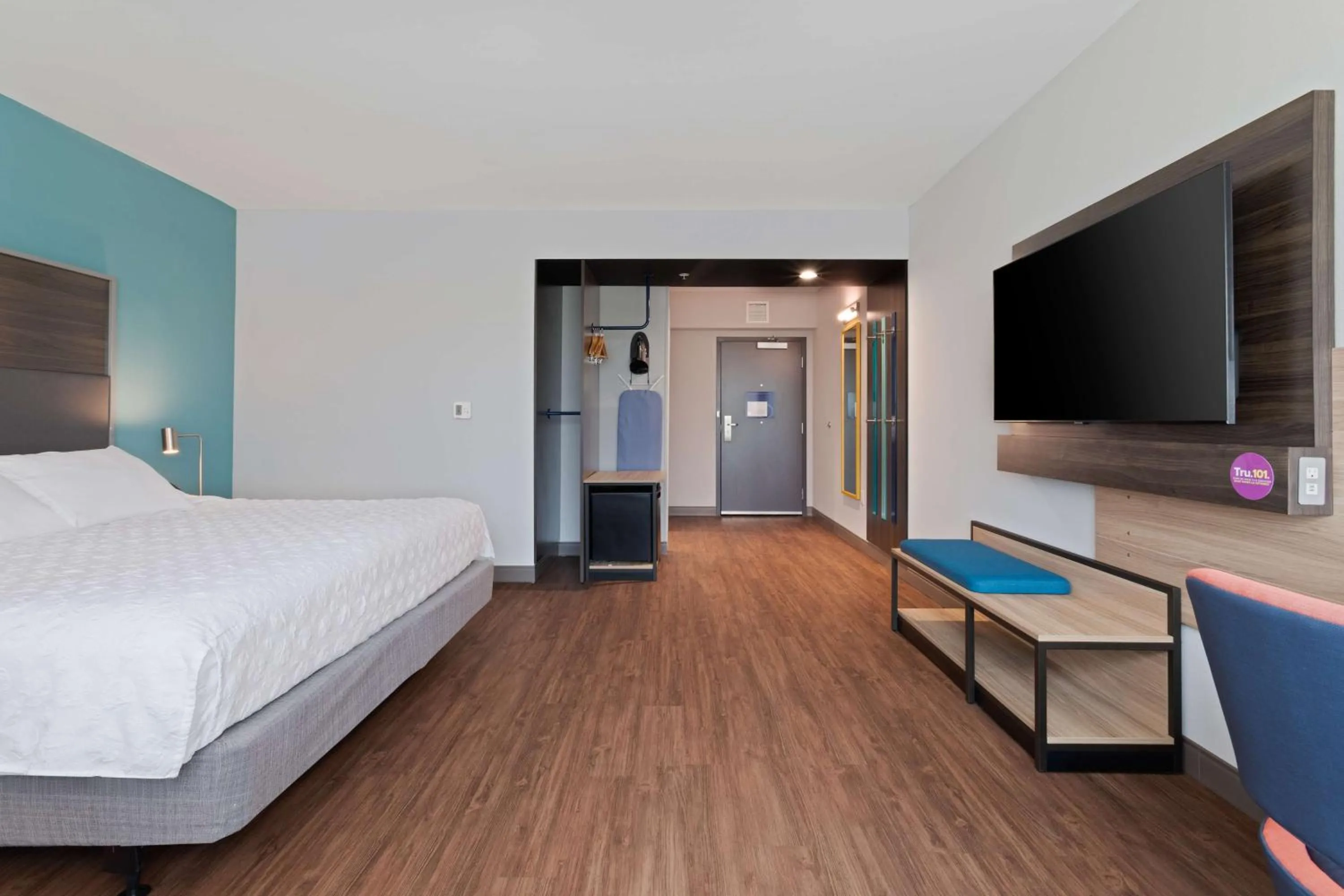 Bedroom, Bed in Tru By Hilton Bradenton I-75, FL