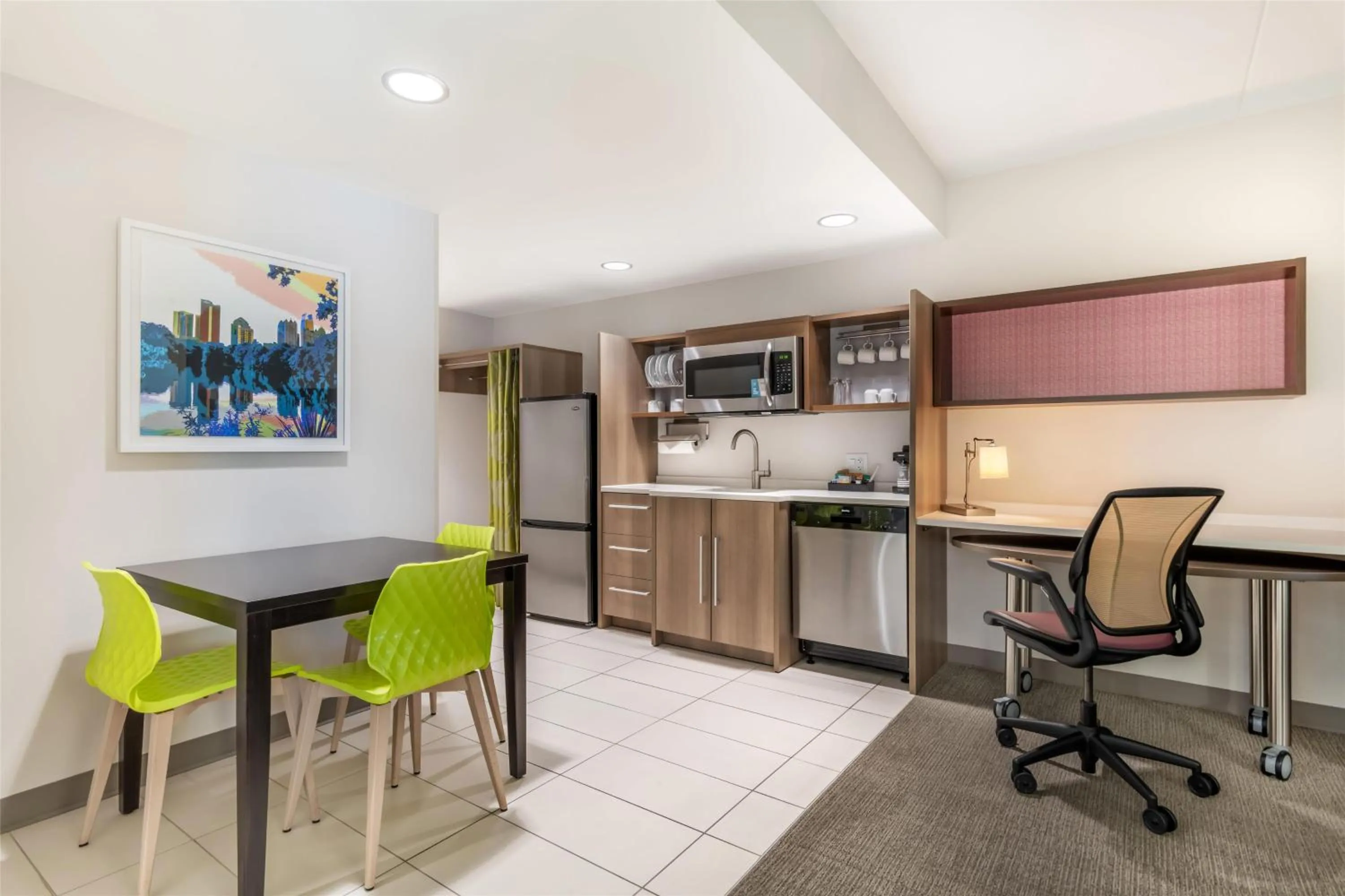 Kitchen or kitchenette in Home2 Suites by Hilton Atlanta Airport North