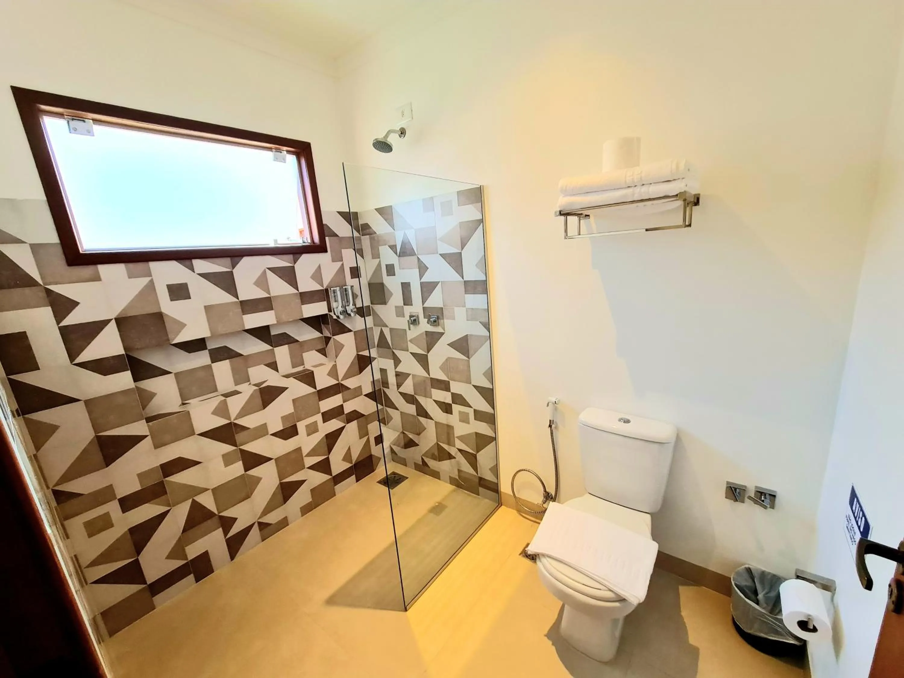 Shower in Pousada Camarás