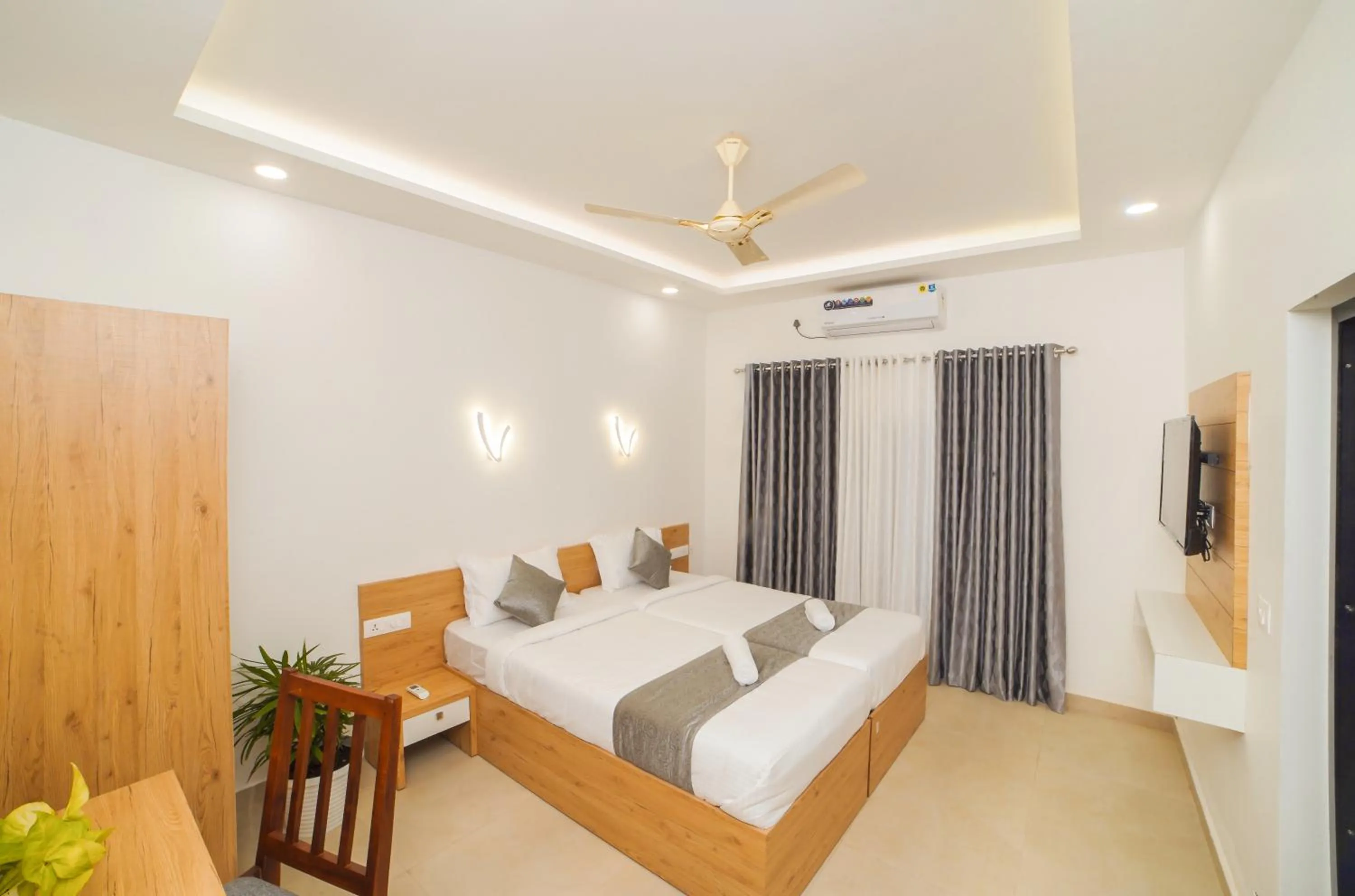 Bedroom, Bed in Oceana Hills Residency