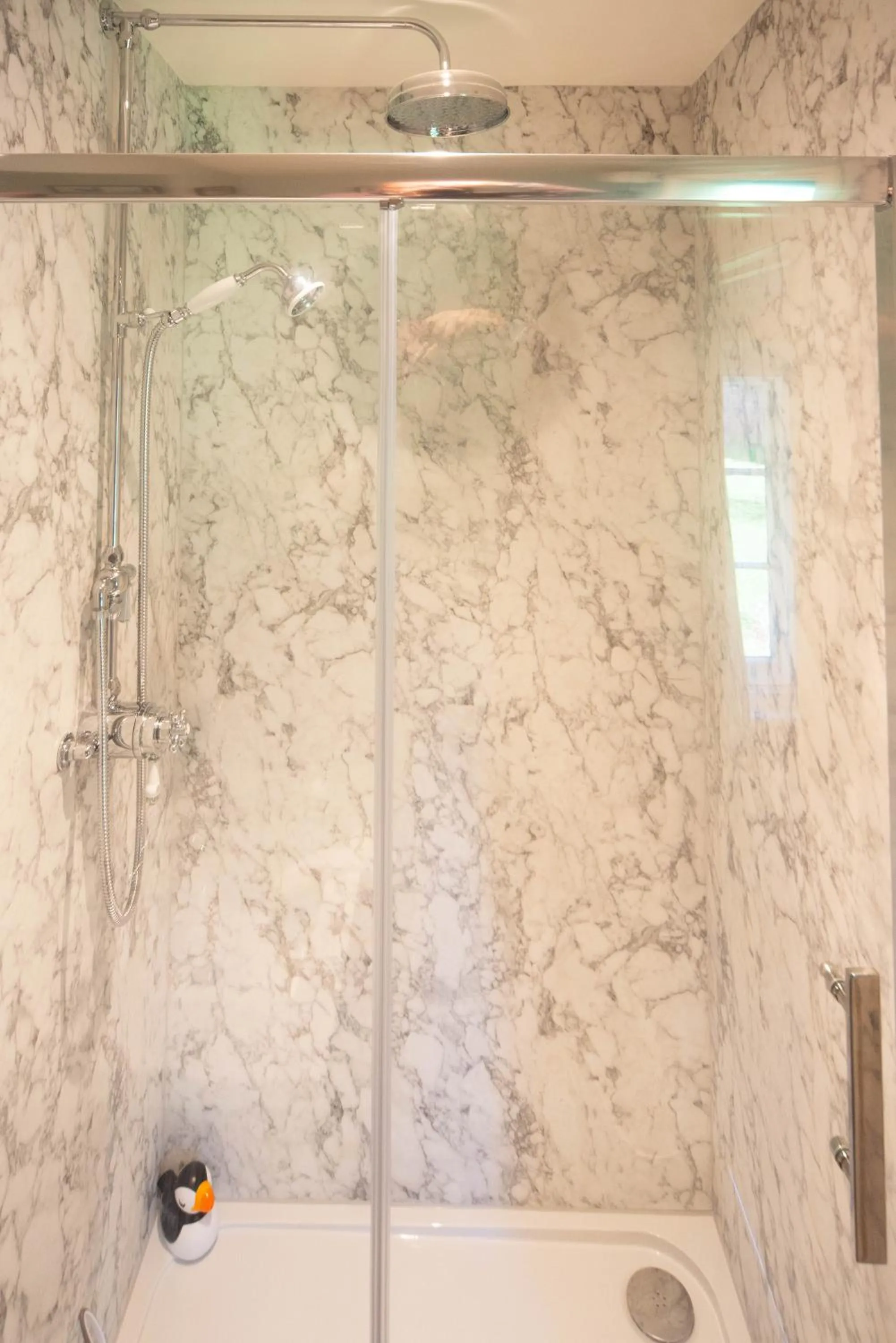 Shower in Lower House B&B and Cottages, Adforton