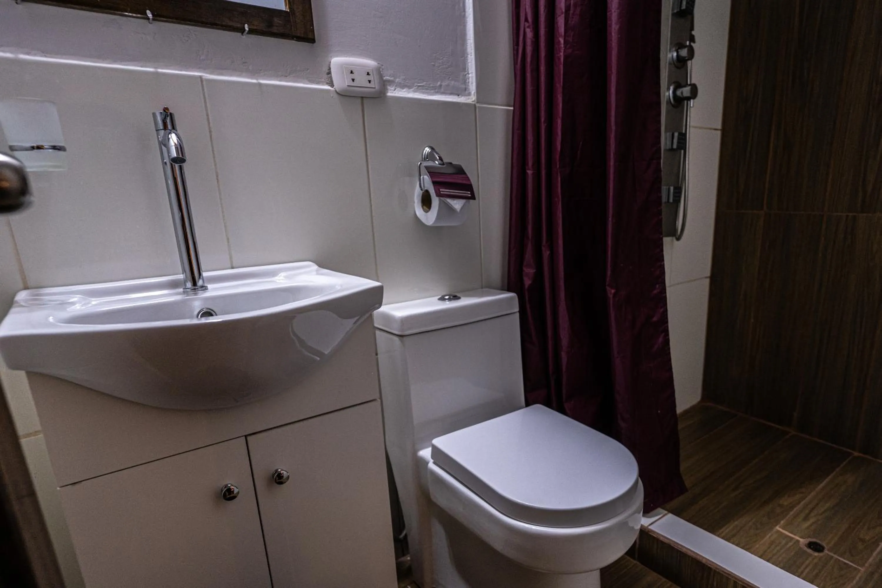 Bathroom in MAMA GREEN HOSTAL - Eco Andean Experience and Permaculture Farm - Vegetarian Breakfast