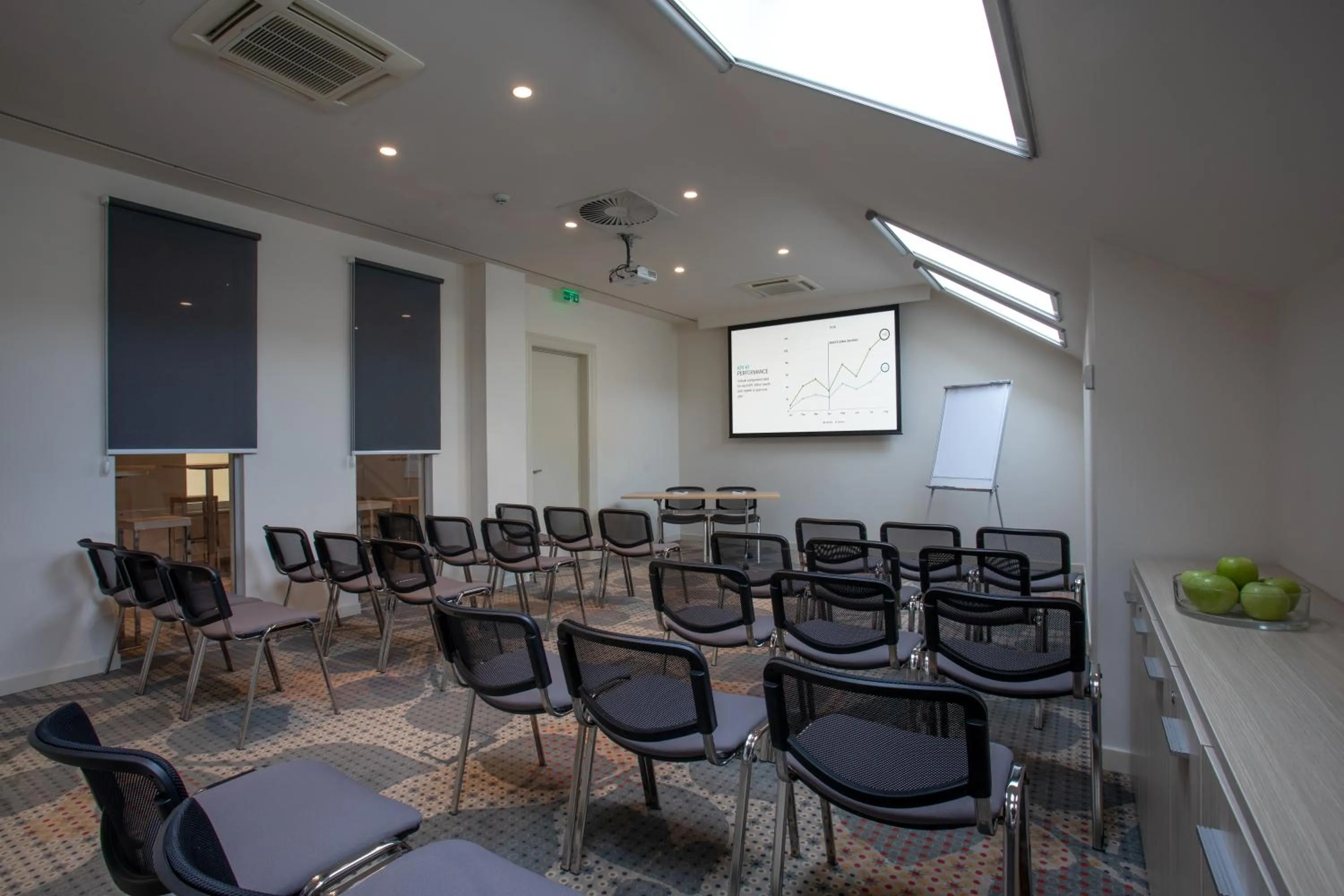 Meeting/conference room in Jump INN Hotel Belgrade