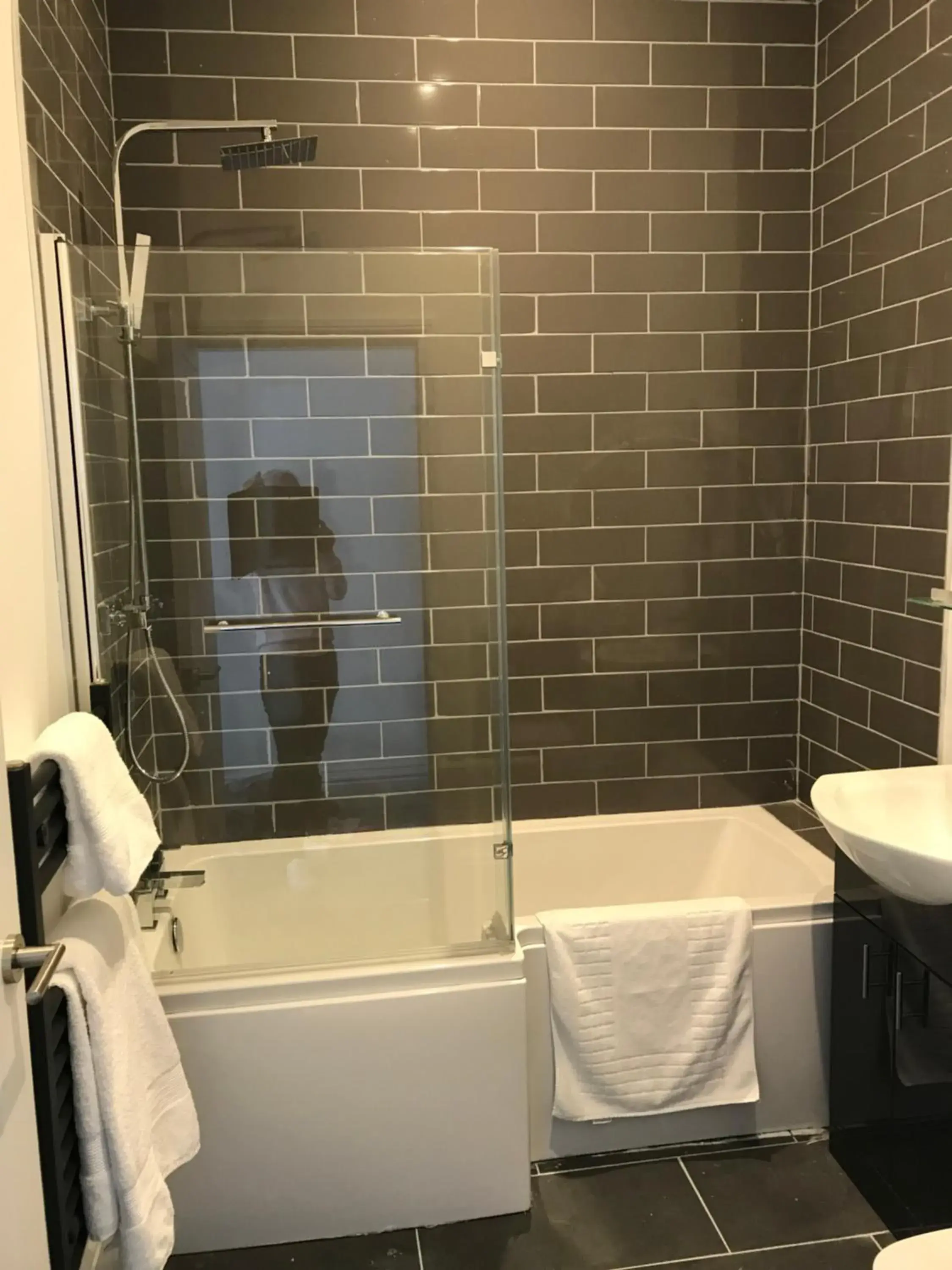 Standard King Room in The queens head Standard King Room in The queens head