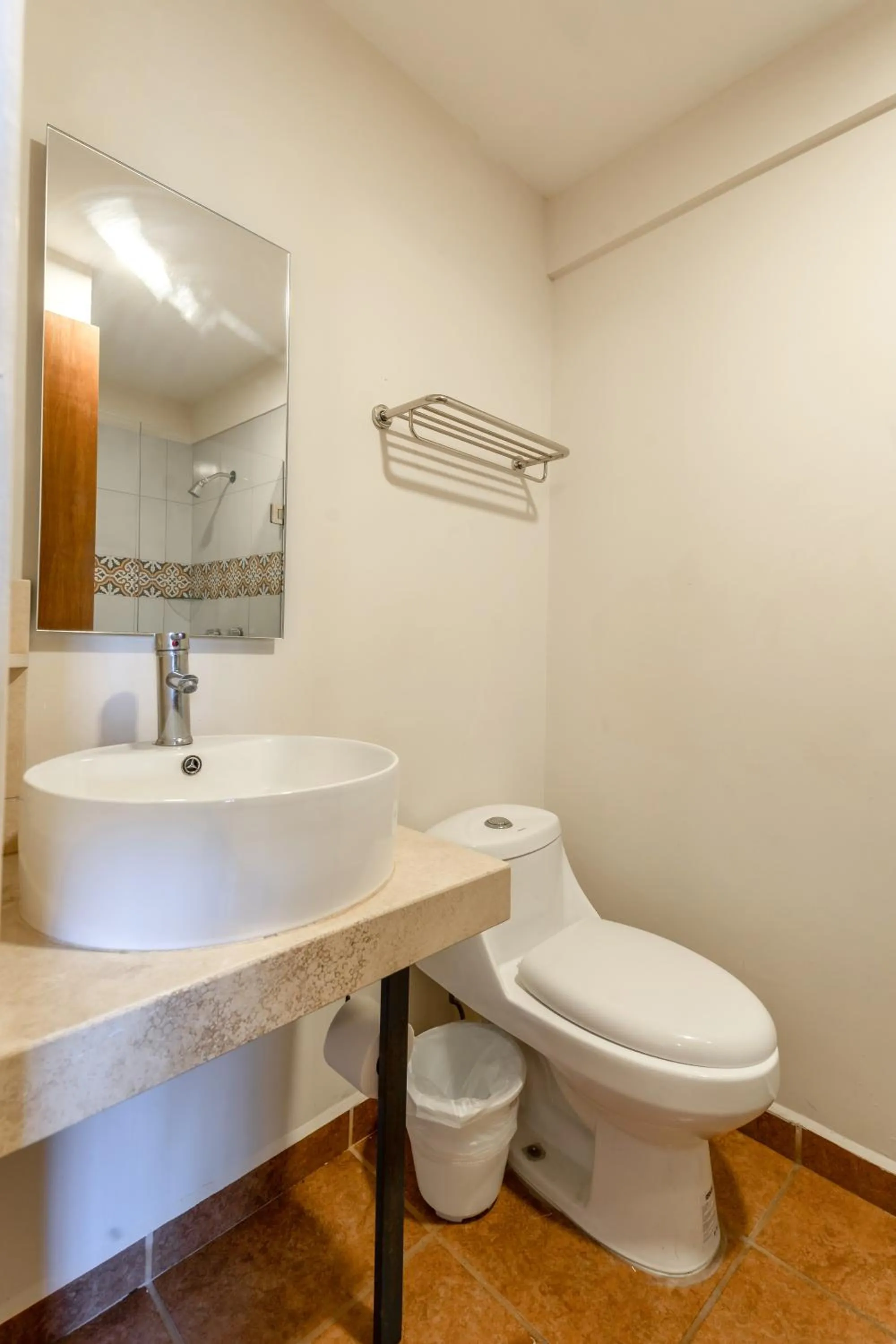 Toilet in Hotel Meson de Sara