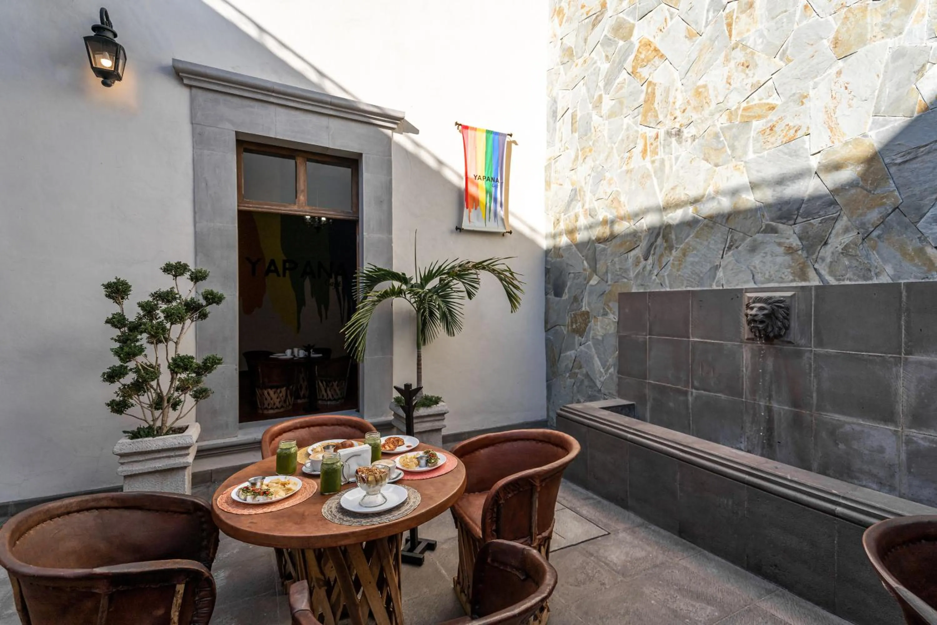 Patio in Hotel Meson de Sara