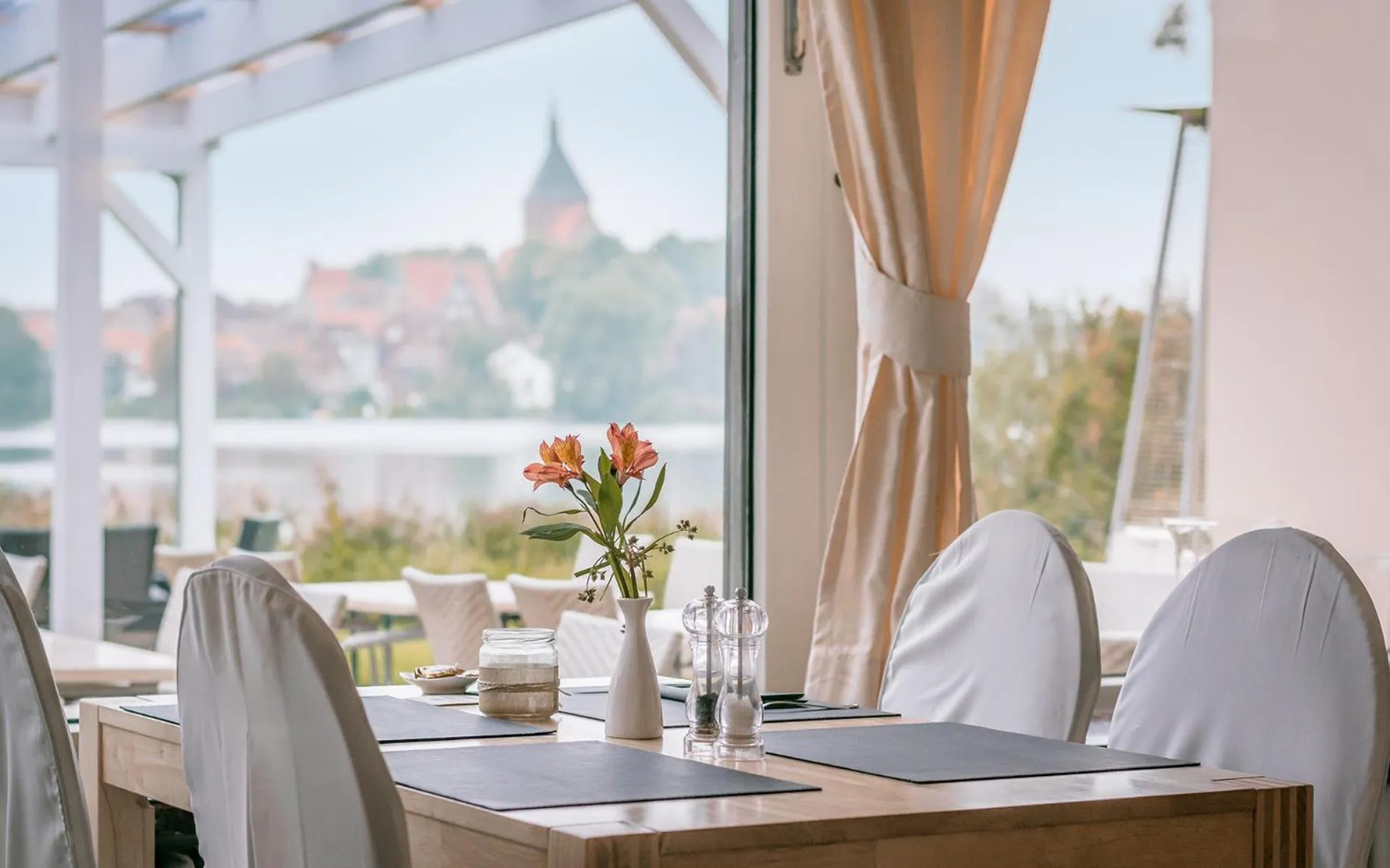 Restaurant/places to eat in Seehotel Schwanenhof