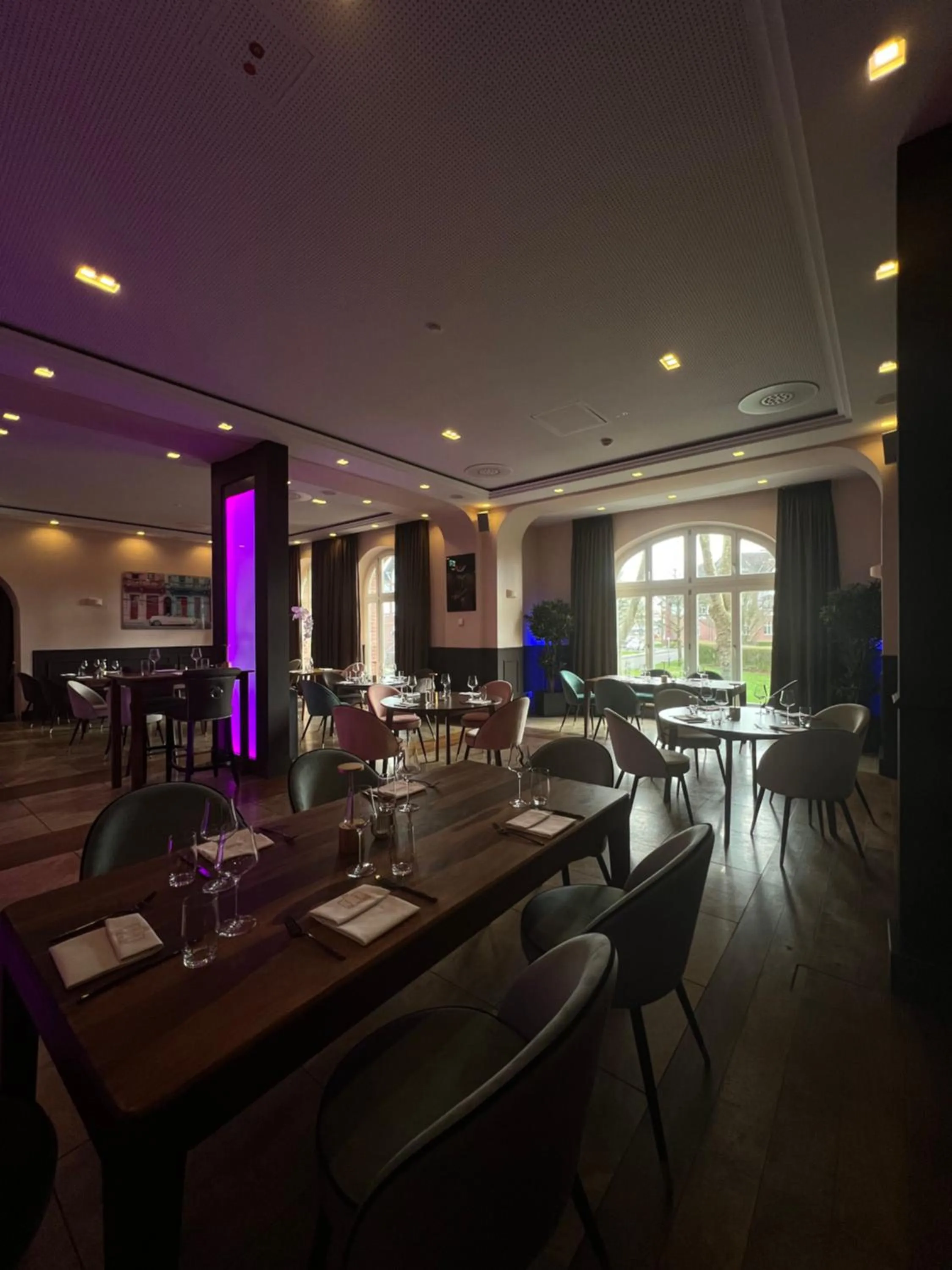 Restaurant/places to eat in Palace St. George