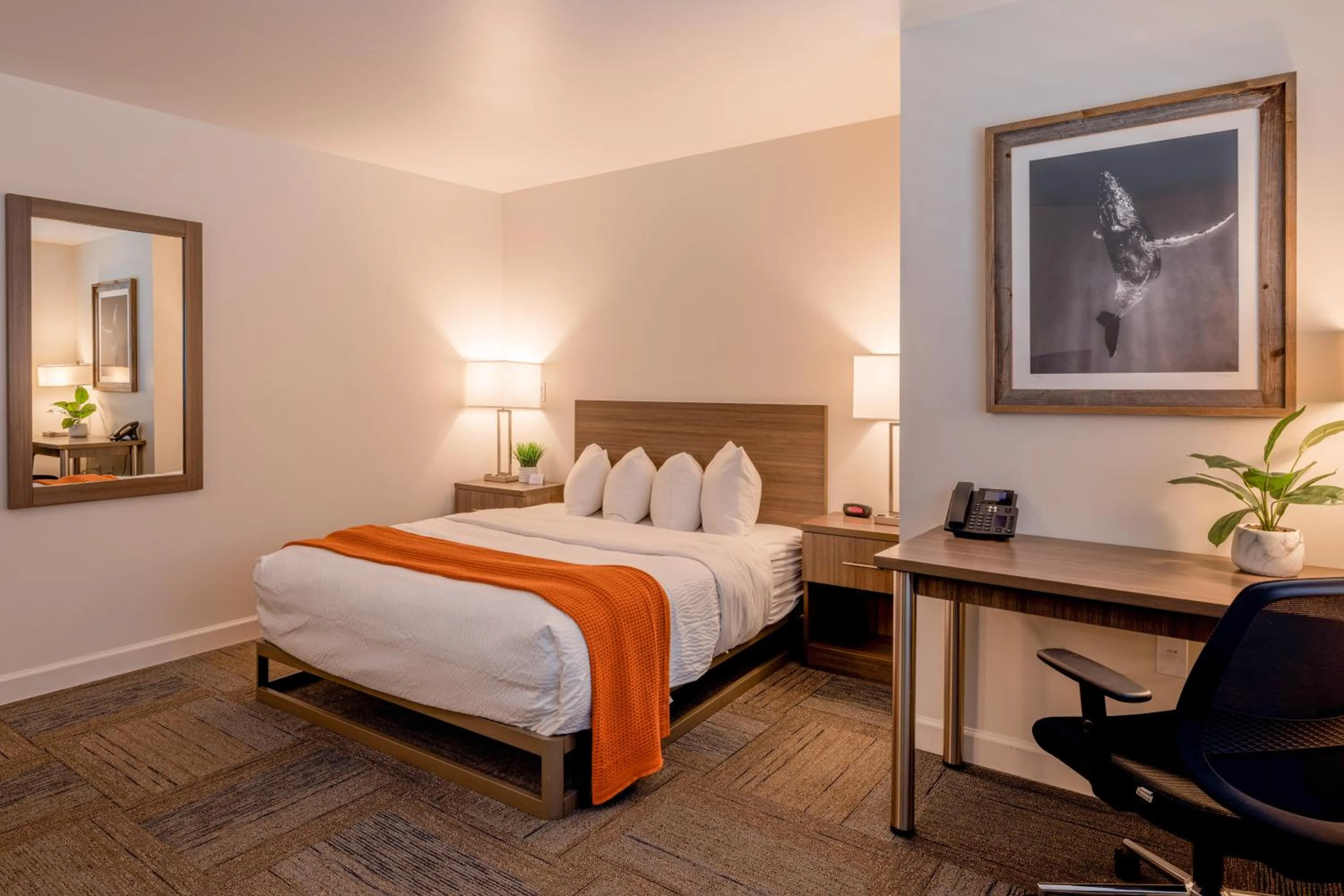 Bed in Inn At Moss Landing Point