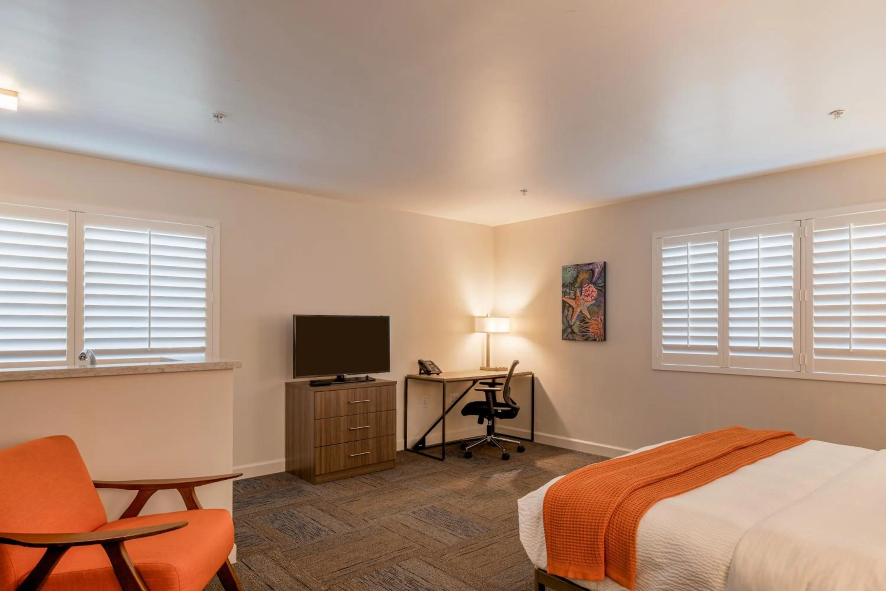 Bed in Inn At Moss Landing Point