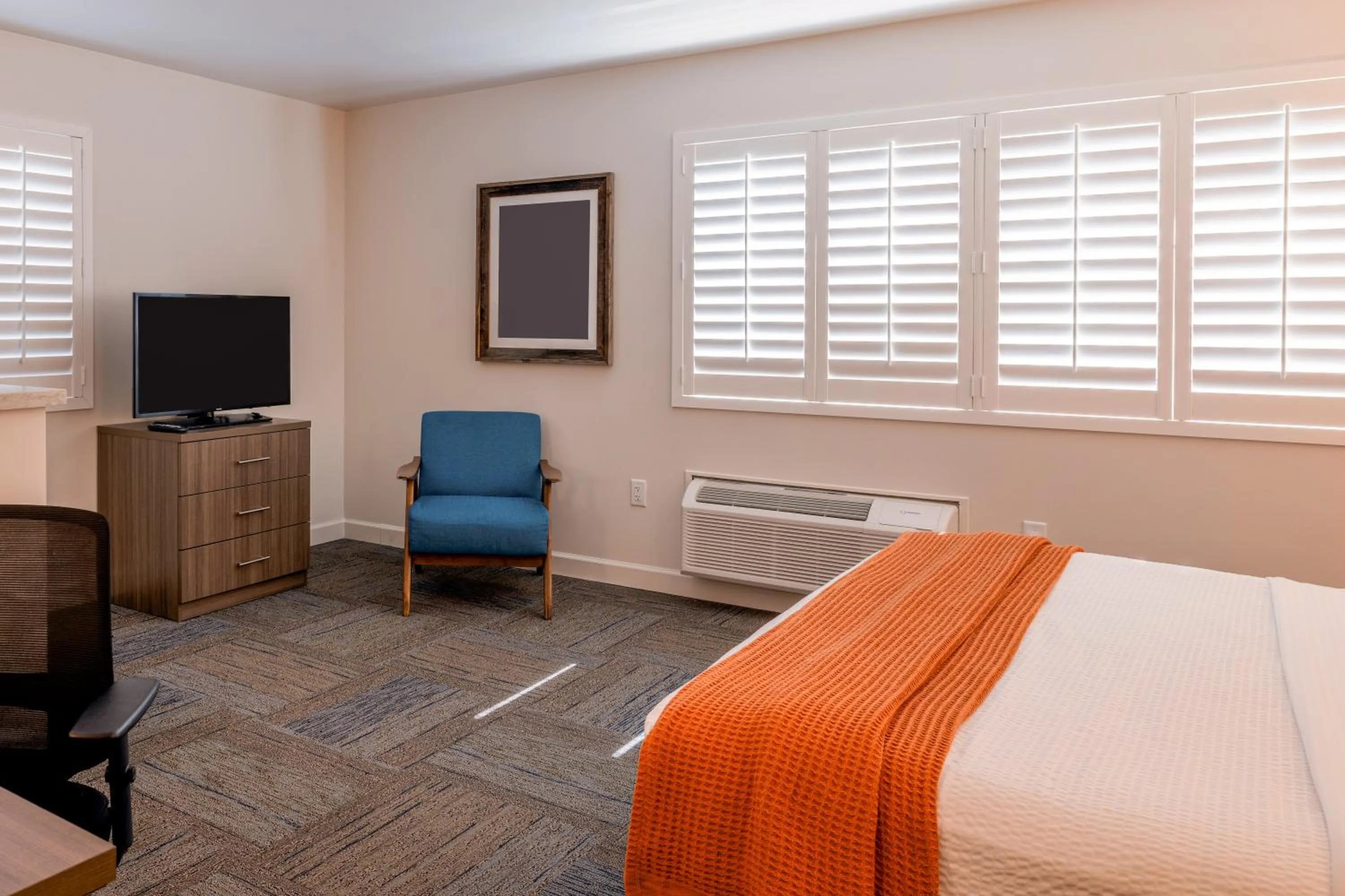 Bed in Inn At Moss Landing Point