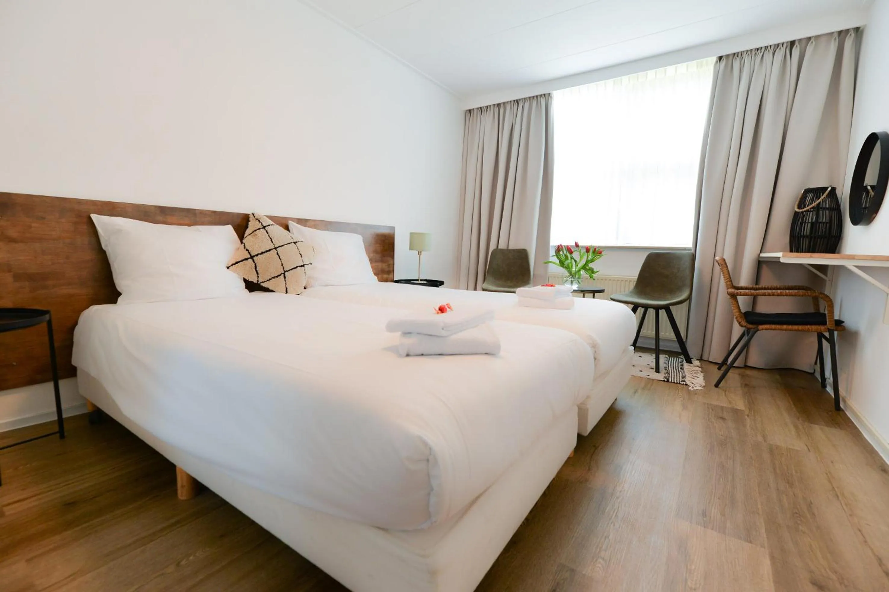 Photo of the whole room, Bed in Hotel de Grote Zwaan