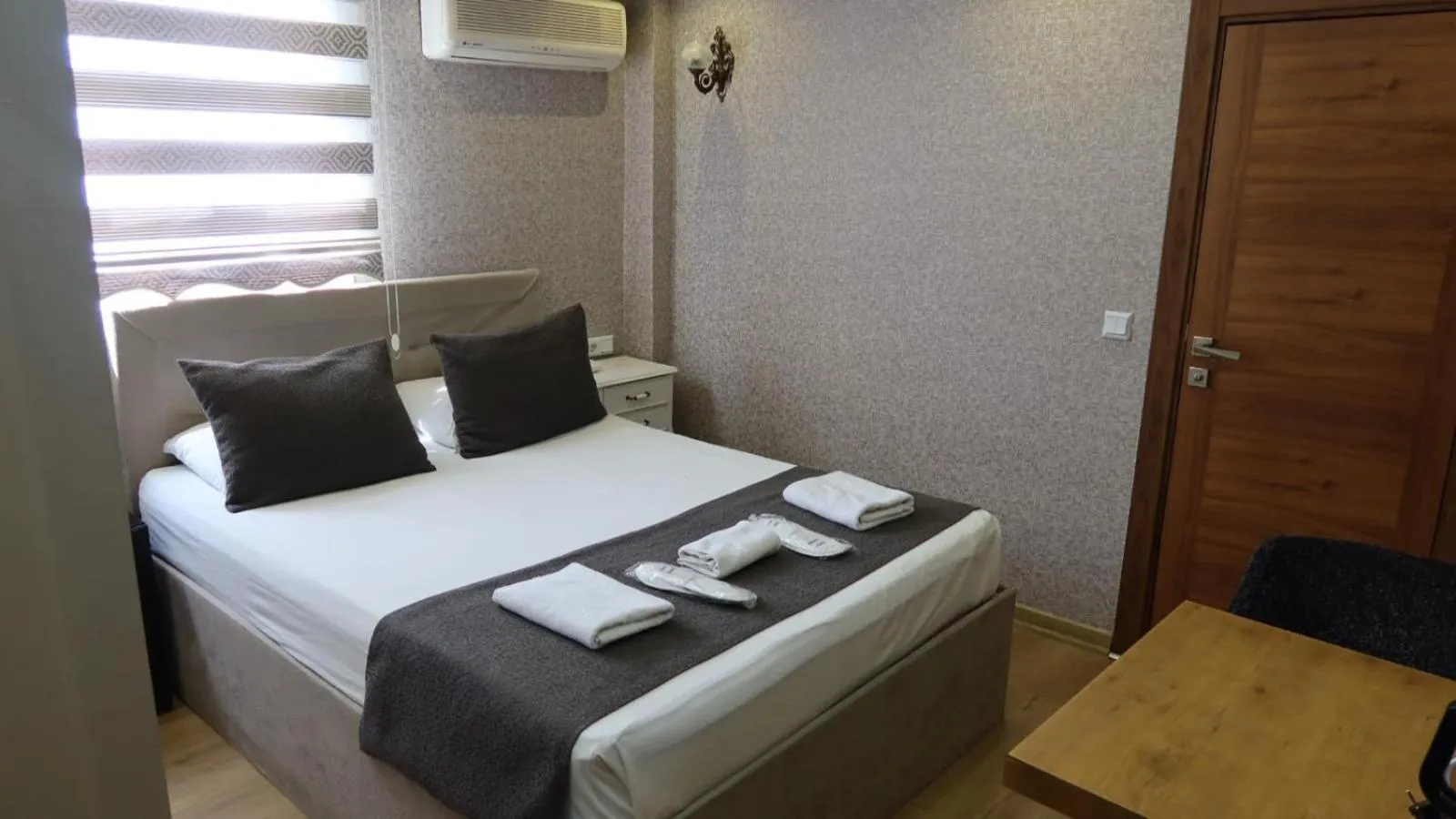 Photo of the whole room, Bed in ÜSKÜDAR OTEL