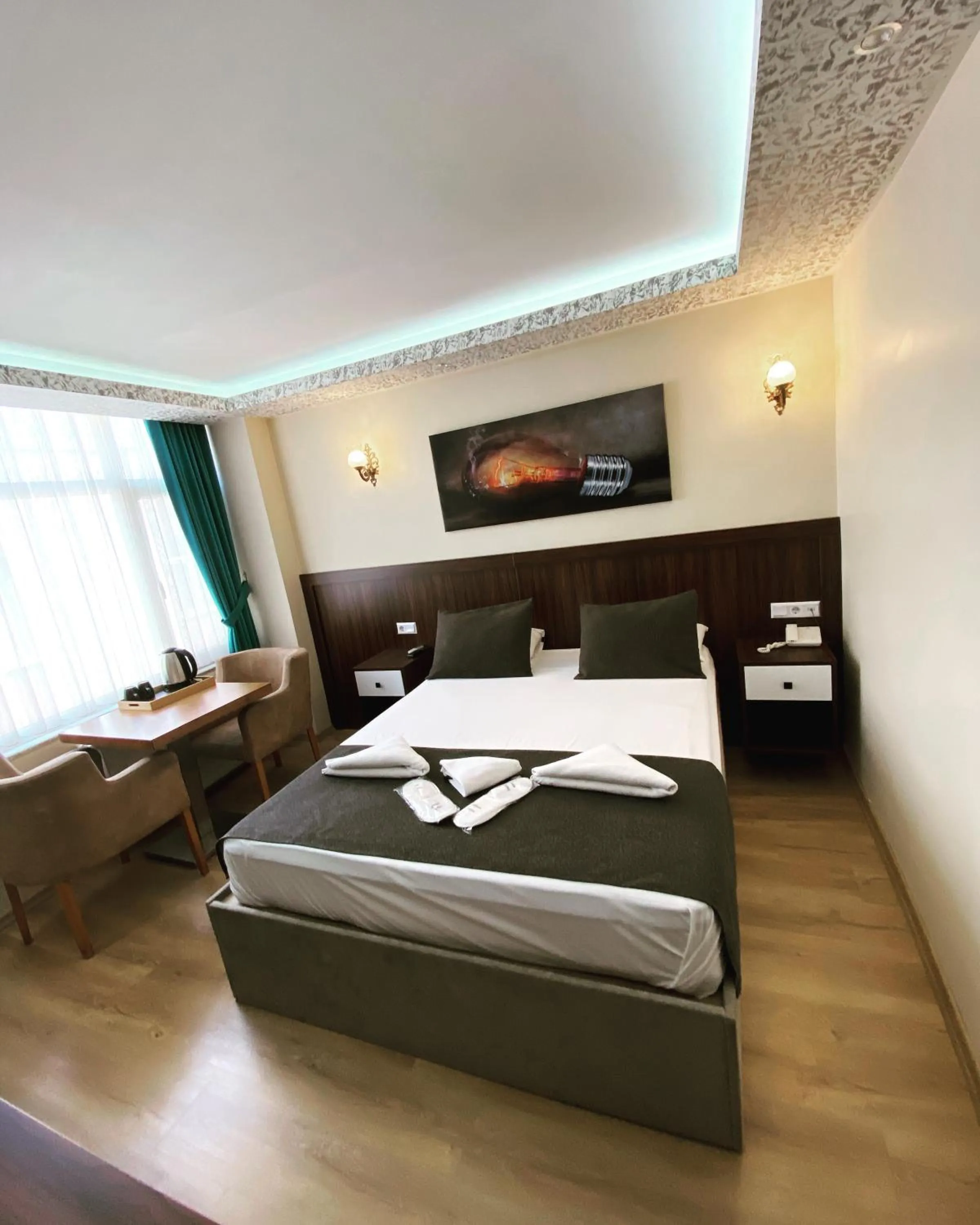 Photo of the whole room, Bed in ÜSKÜDAR OTEL