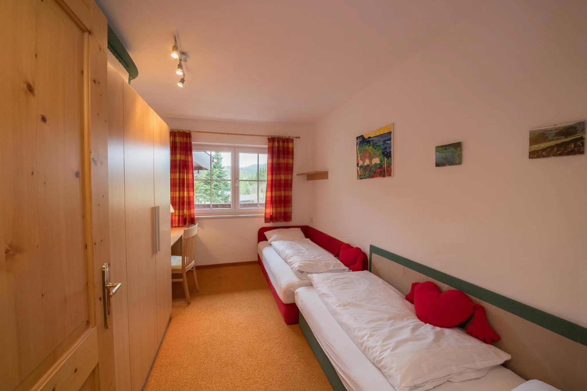 Bedroom, Bed in Landhaus Charlotte Apartments Tirol