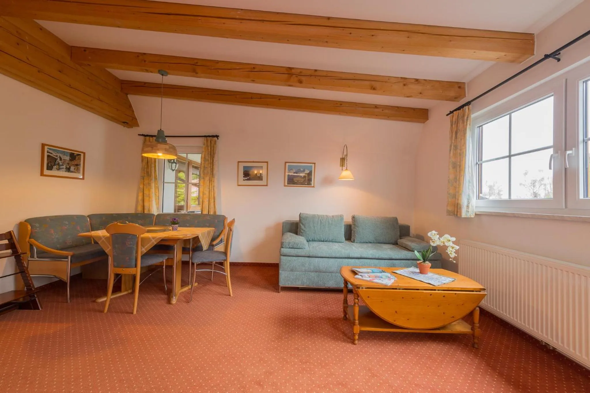 Dining area in Landhaus Charlotte Apartments Tirol