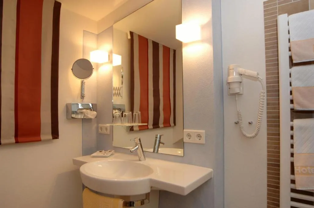 Bathroom in Hotel Geiger