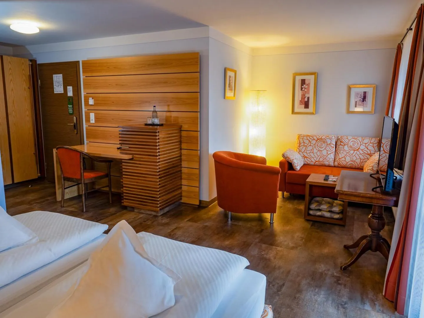 Photo of the whole room, Bed in Hotel Geiger