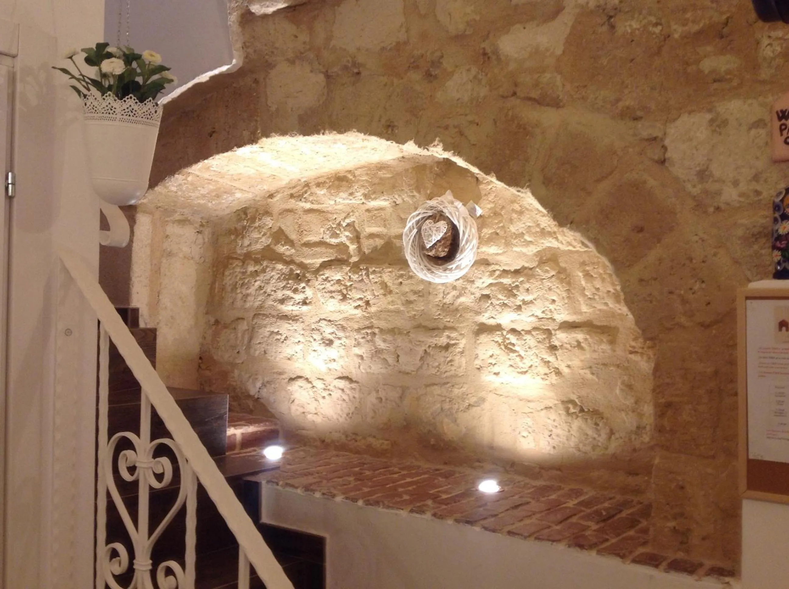 Decorative detail in B&B La Maison Del Borgo Antico