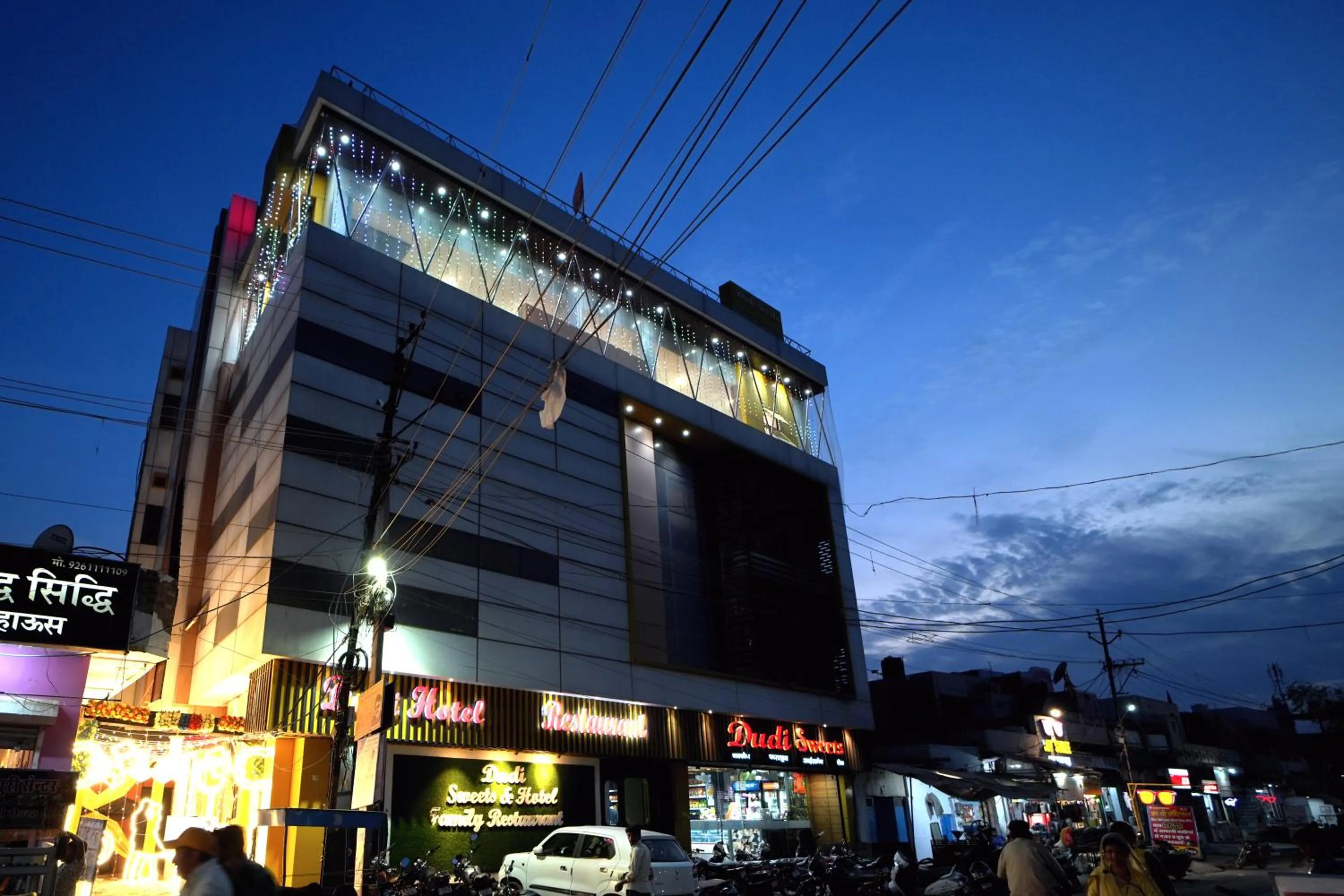 Property building in DUDI HOTEL