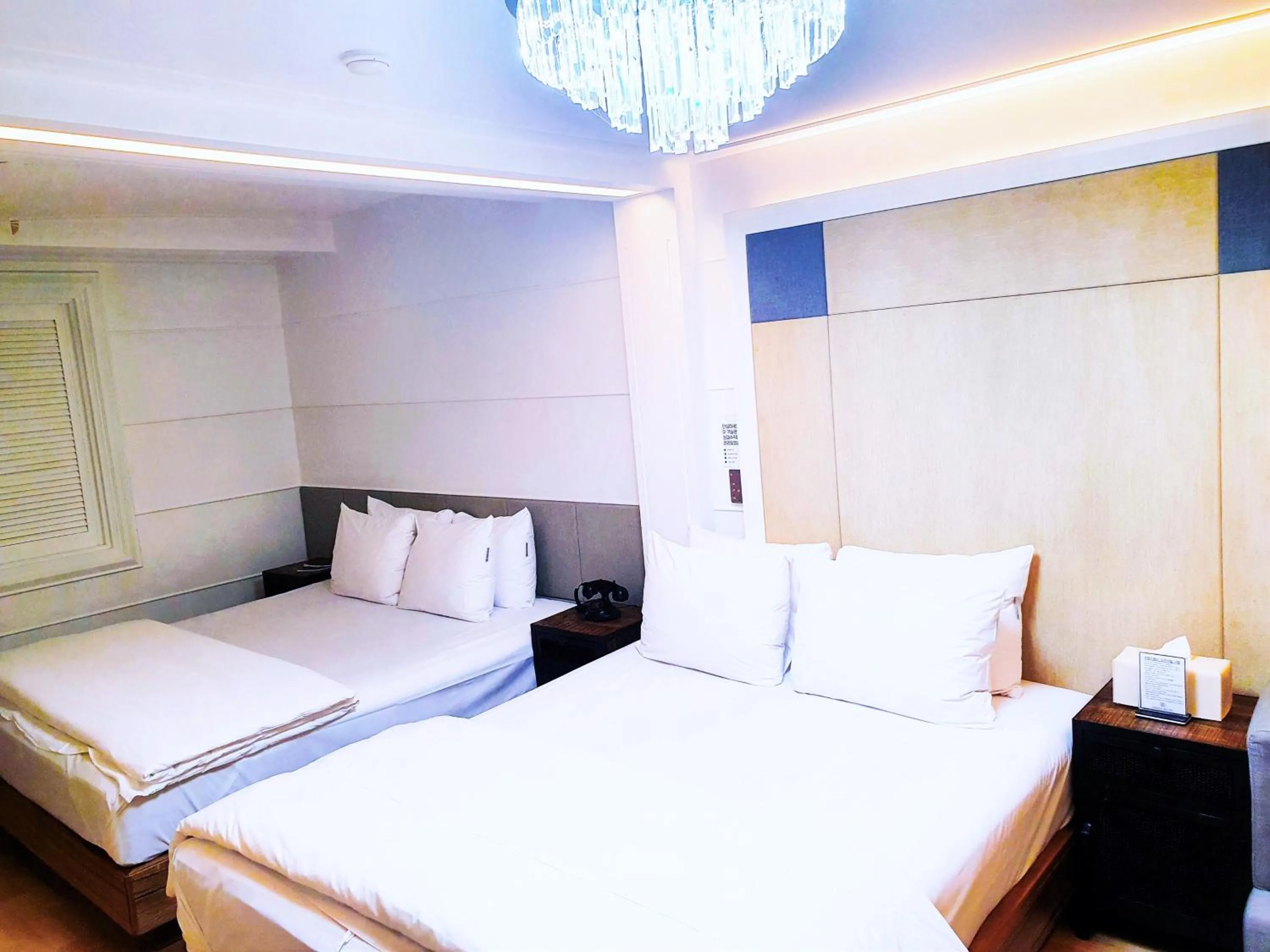 Property building, Bed in Uneed Hotel