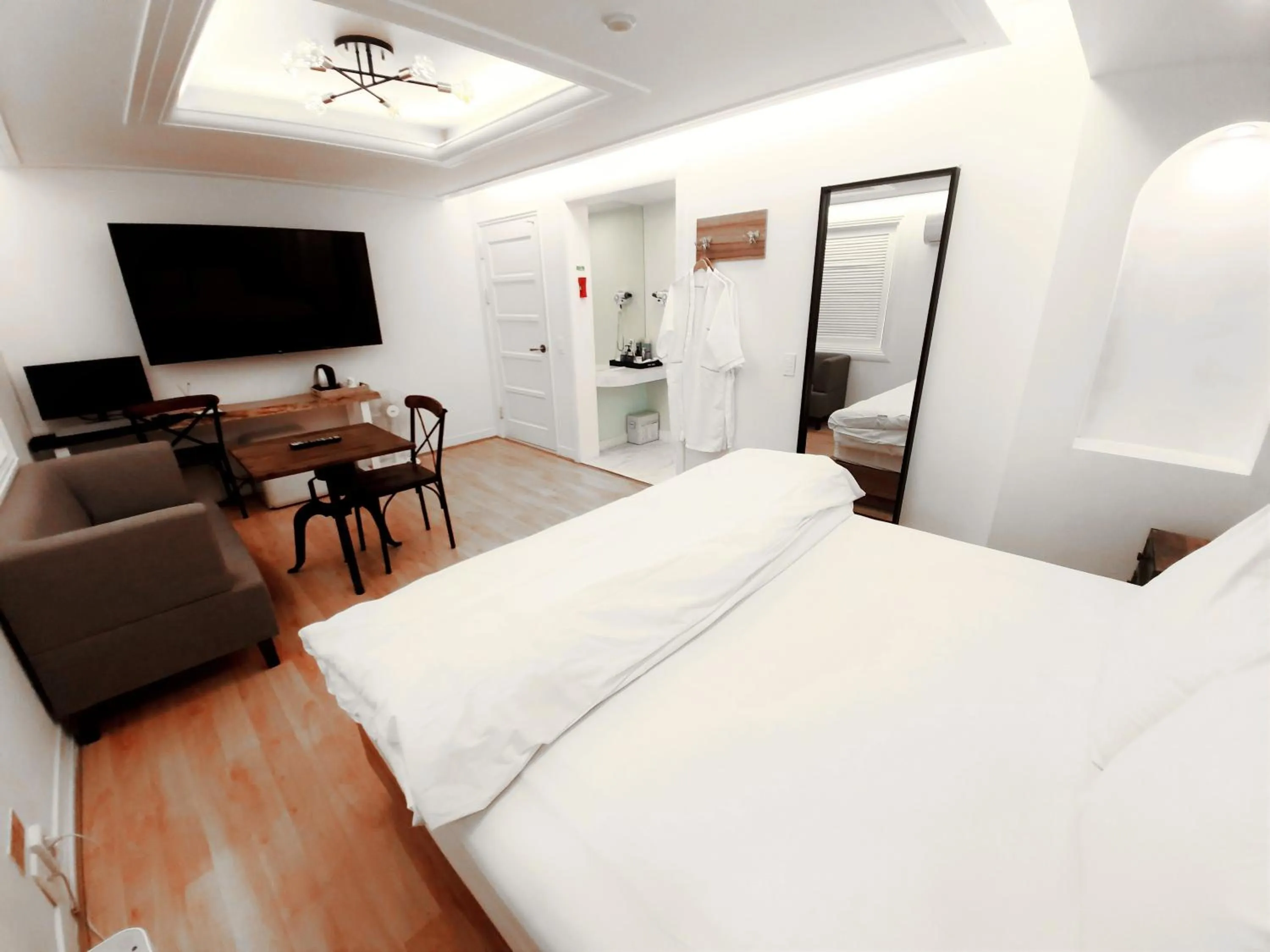 Property building, Bed in Uneed Hotel