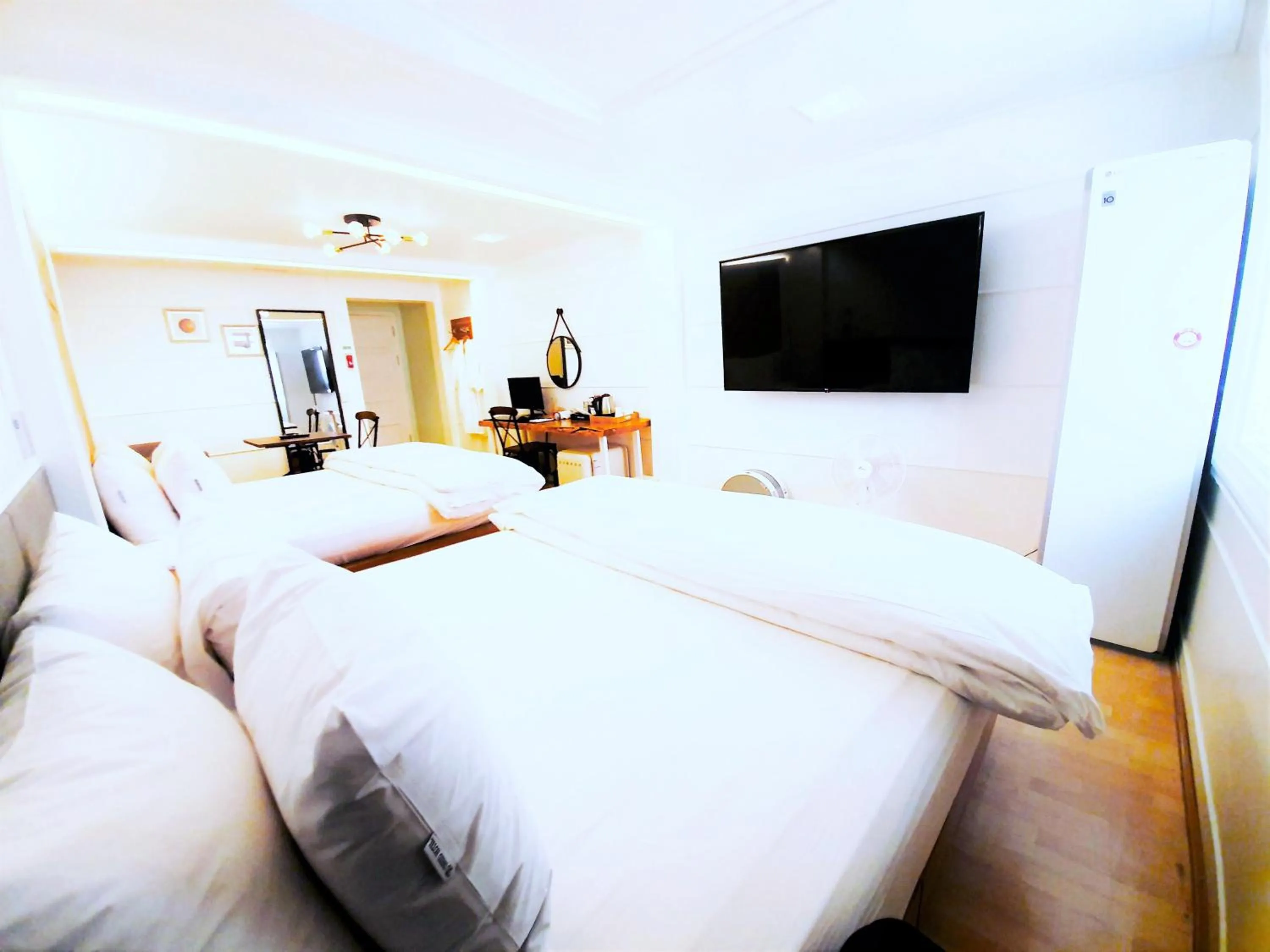 Property building, Bed in Uneed Hotel
