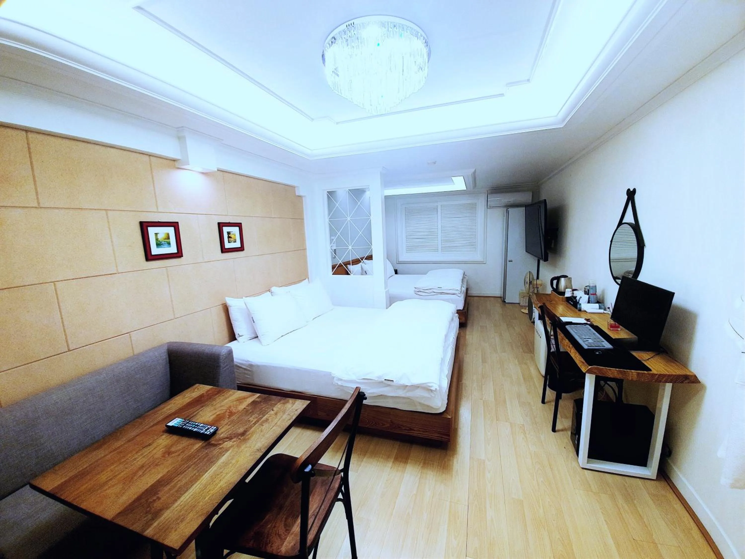 Property building, Bed in Uneed Hotel