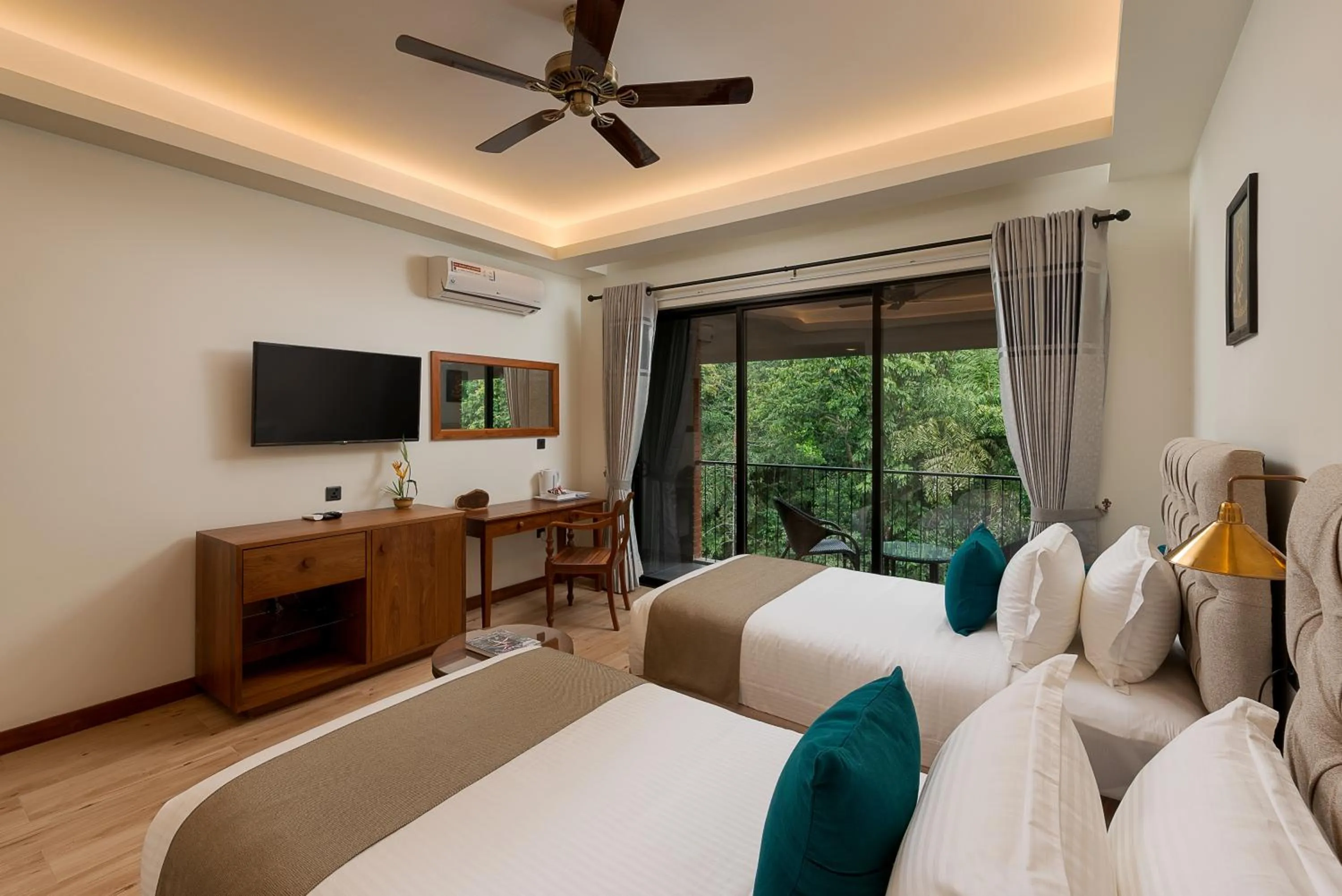 TV and multimedia, Bed in Moksha at Kitulgala - Rainforest Boutique Hotel