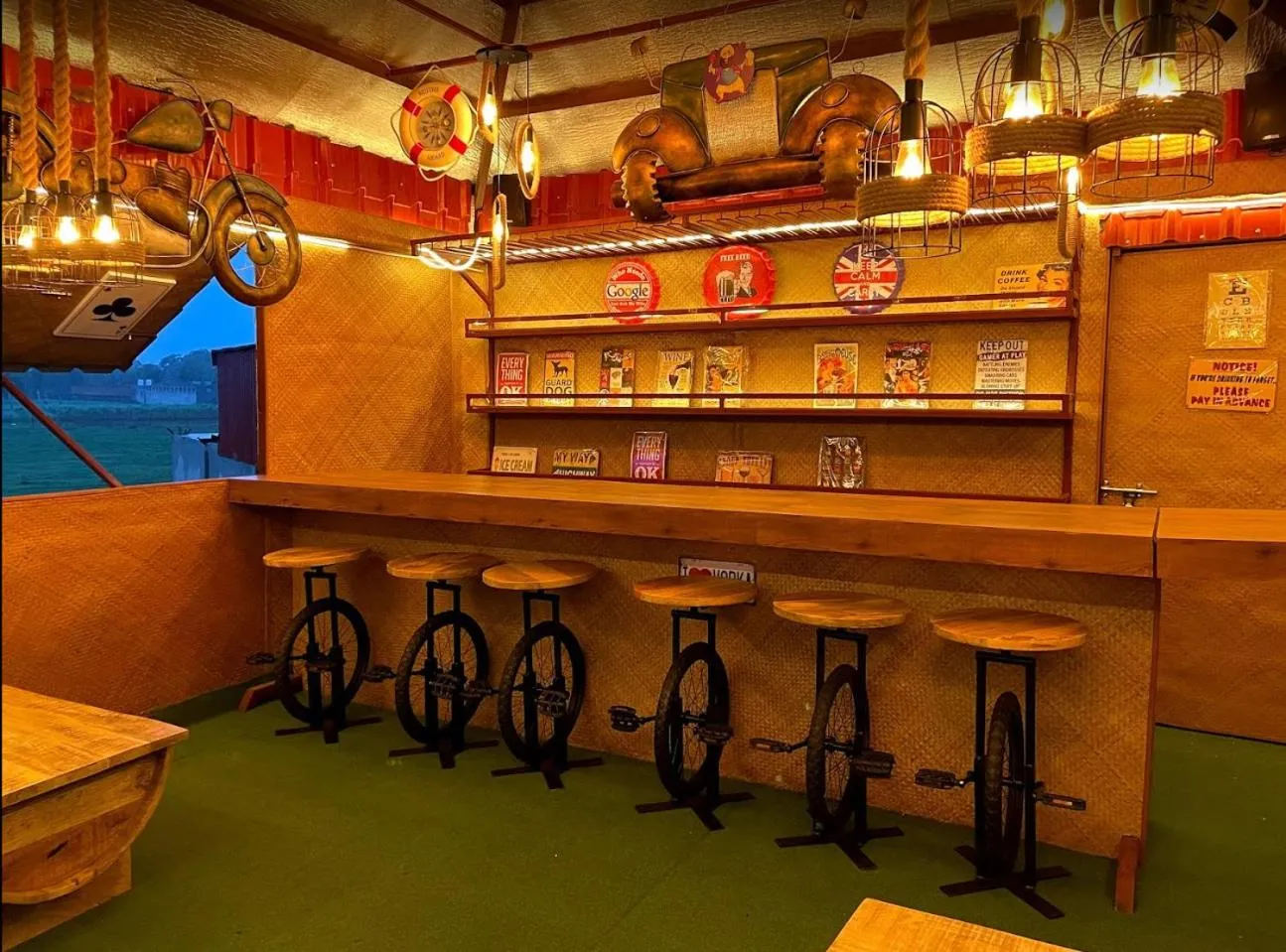 Lounge or bar in Yashmay Villa Club & Resort