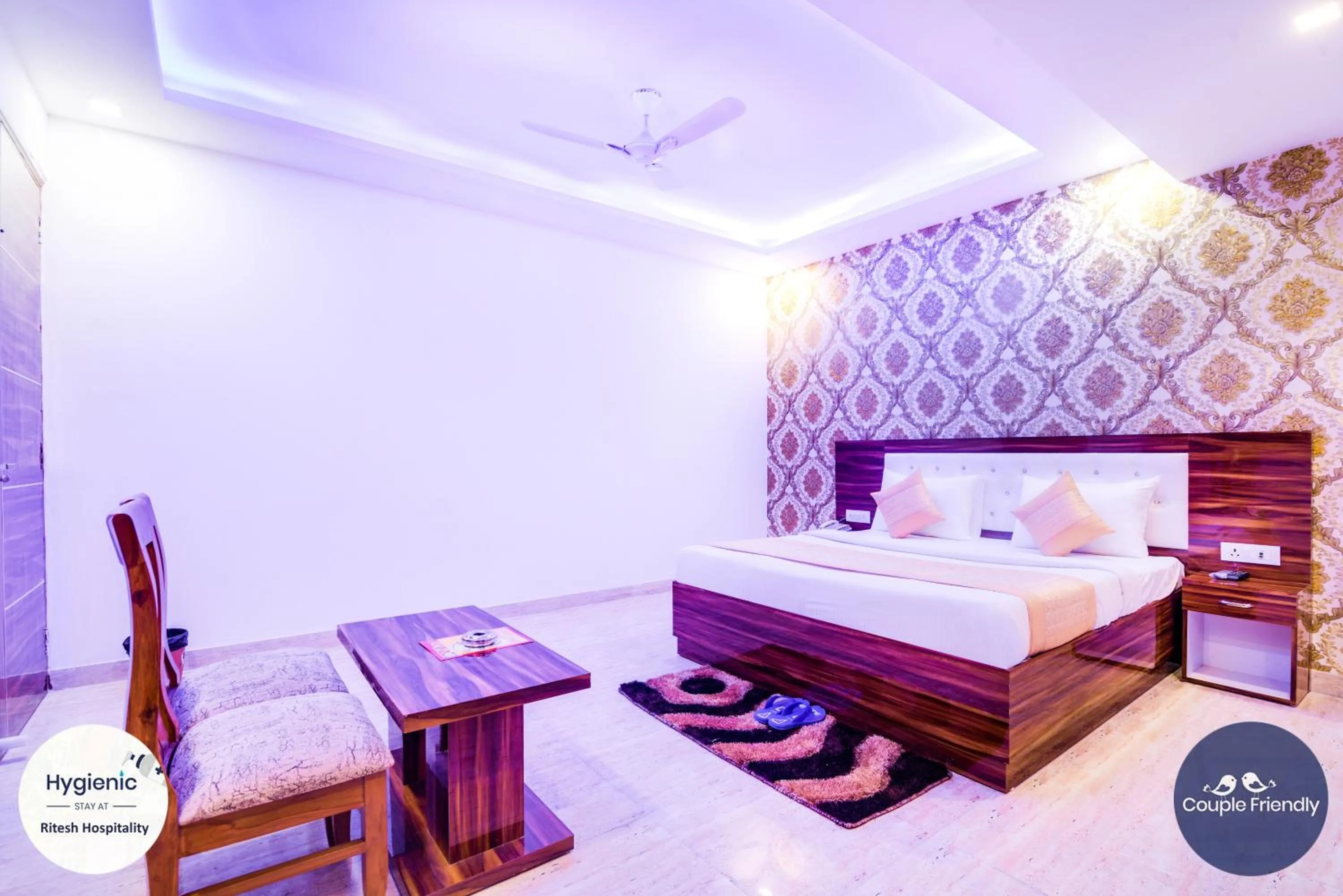 Photo of the whole room, Bed in Hotel Fabulous - Delhi International Airport