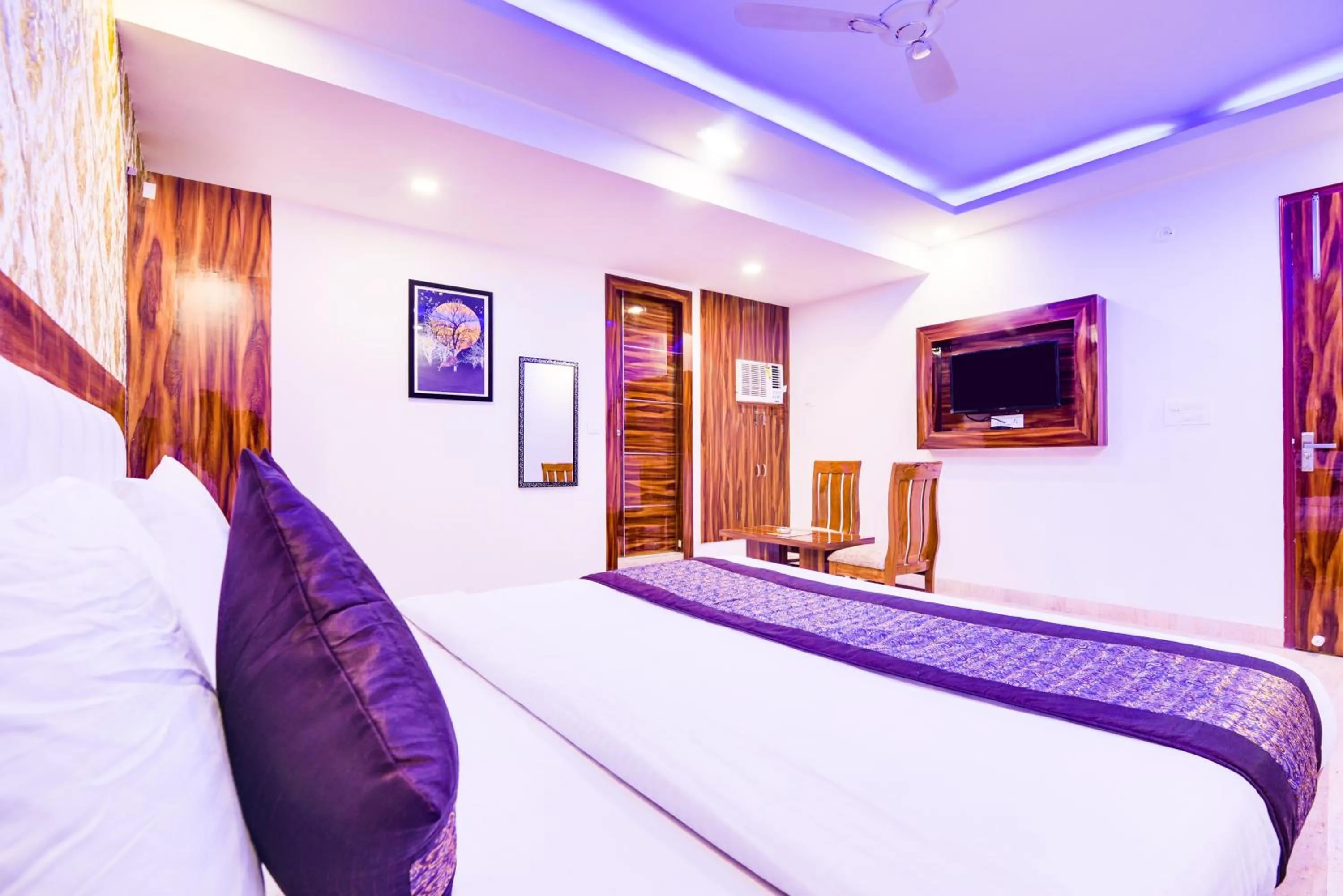 Bedroom, Bed in Hotel Fabulous - Delhi International Airport