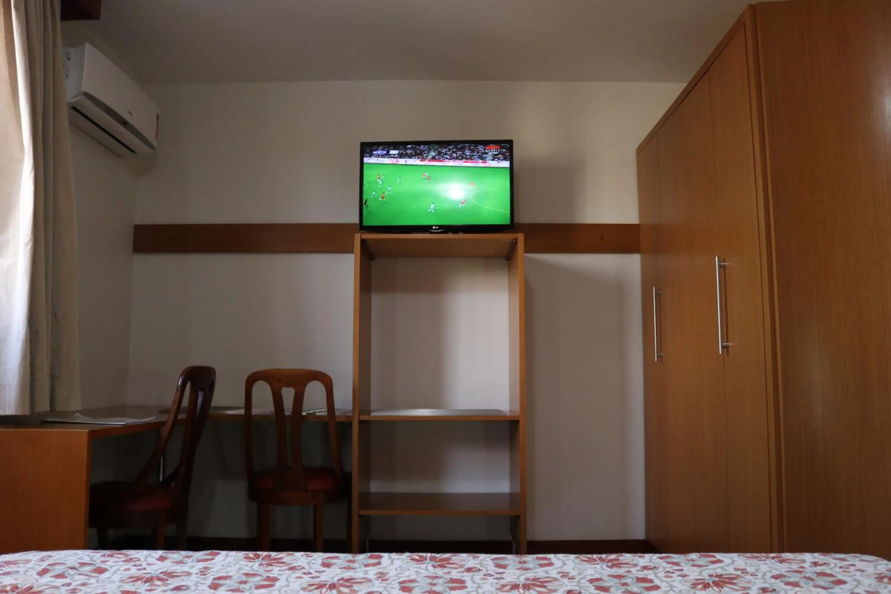 Photo of the whole room in Copas Executive Hotel