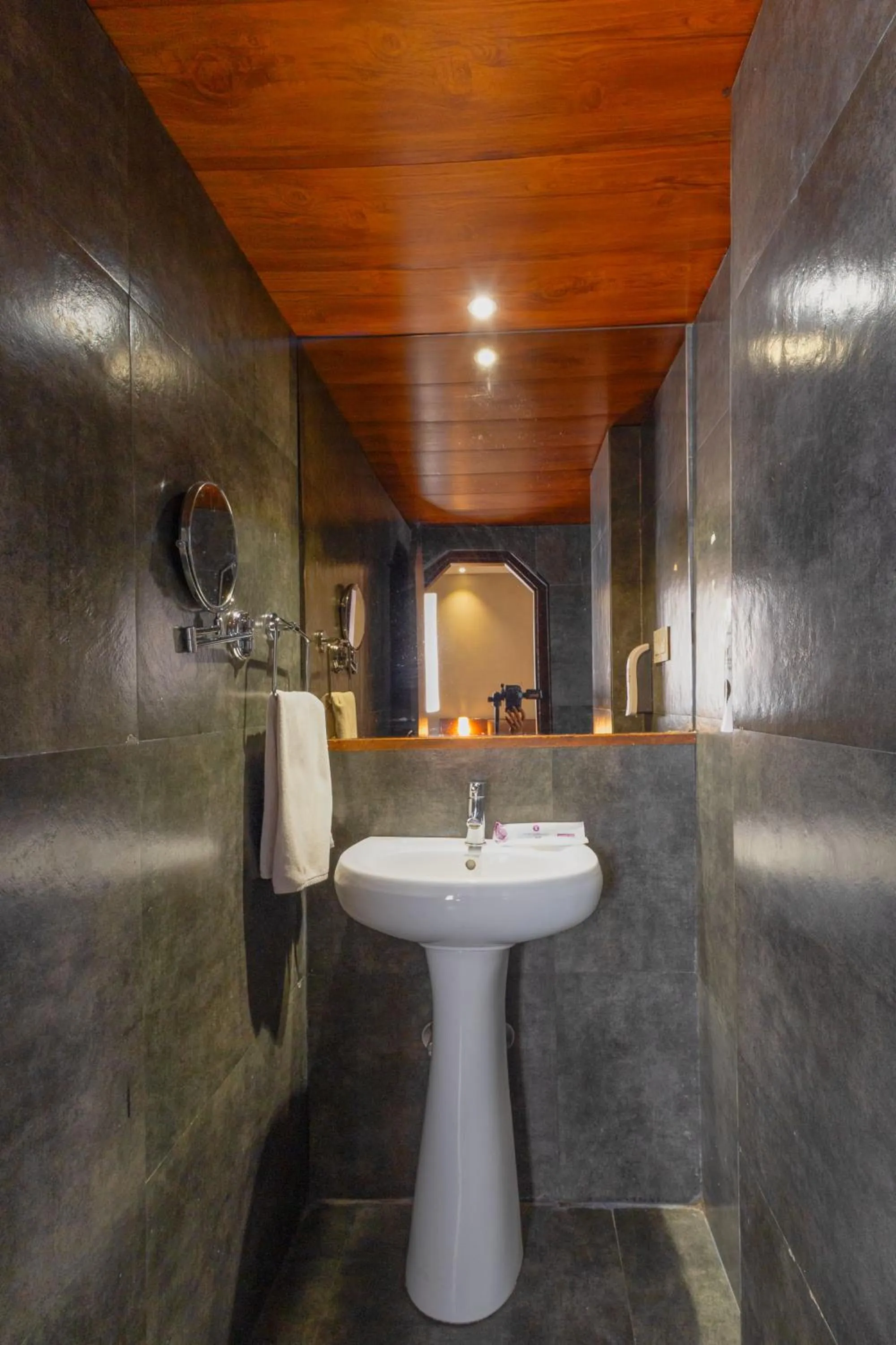 Bathroom in Sumitel Vista 800m from Mall Road