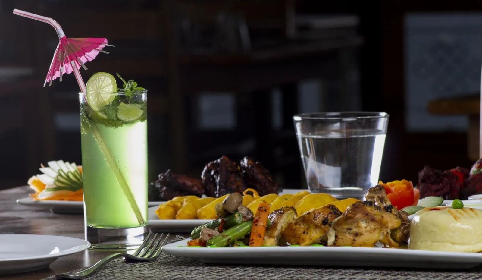 Breakfast in Sumitel Vista 800m from Mall Road