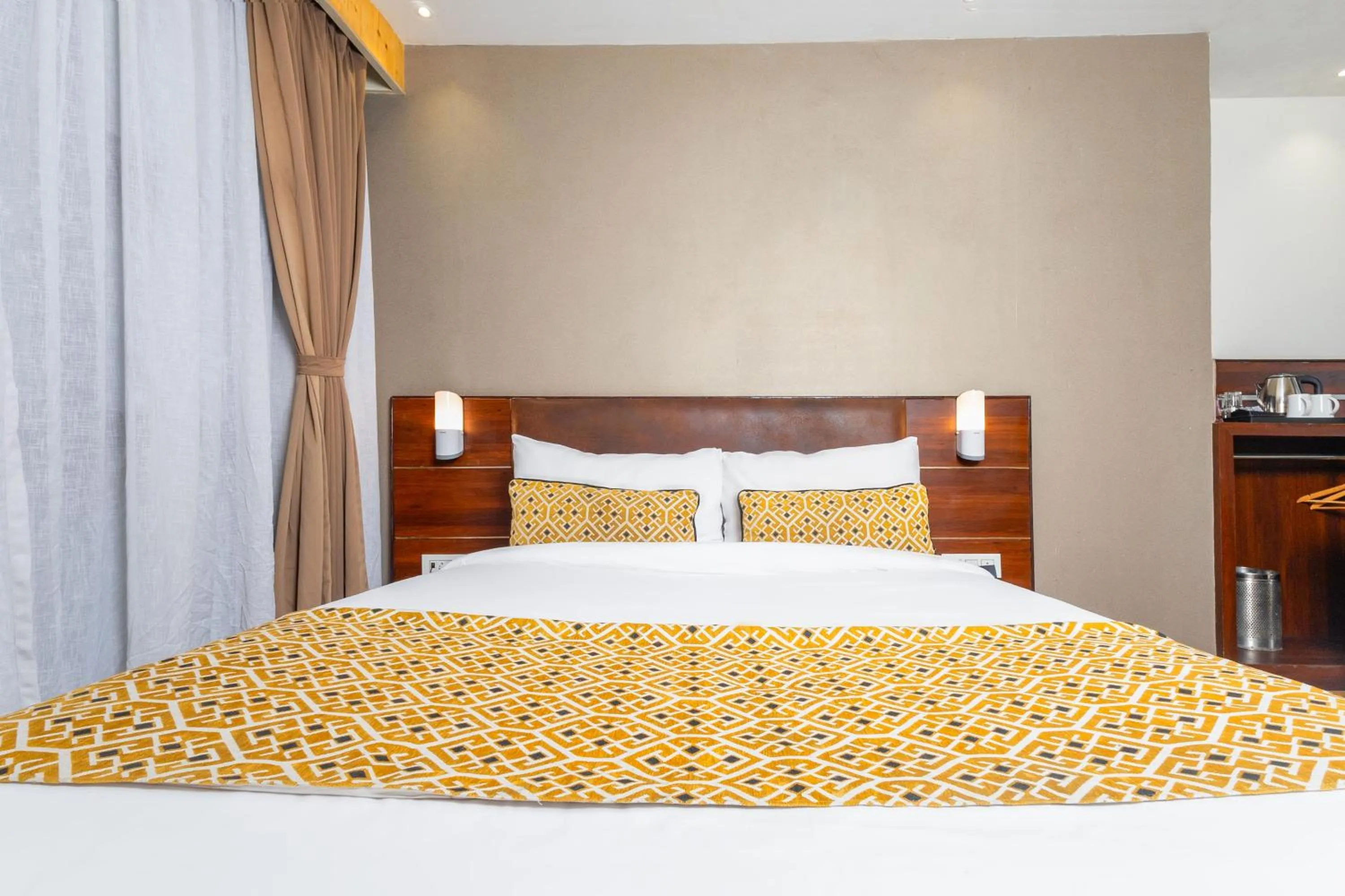 Bed in Sumitel Vista 800m from Mall Road