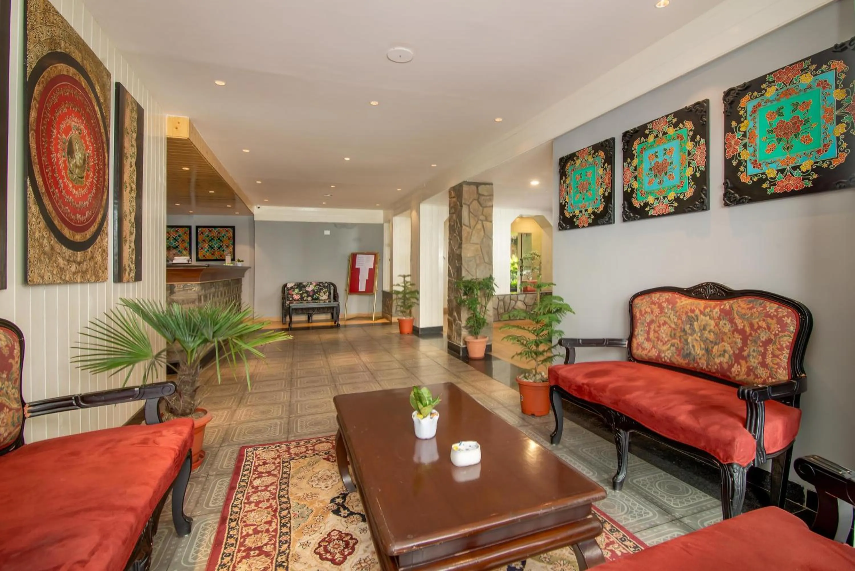 Lobby or reception in Sumitel Vista 800m from Mall Road