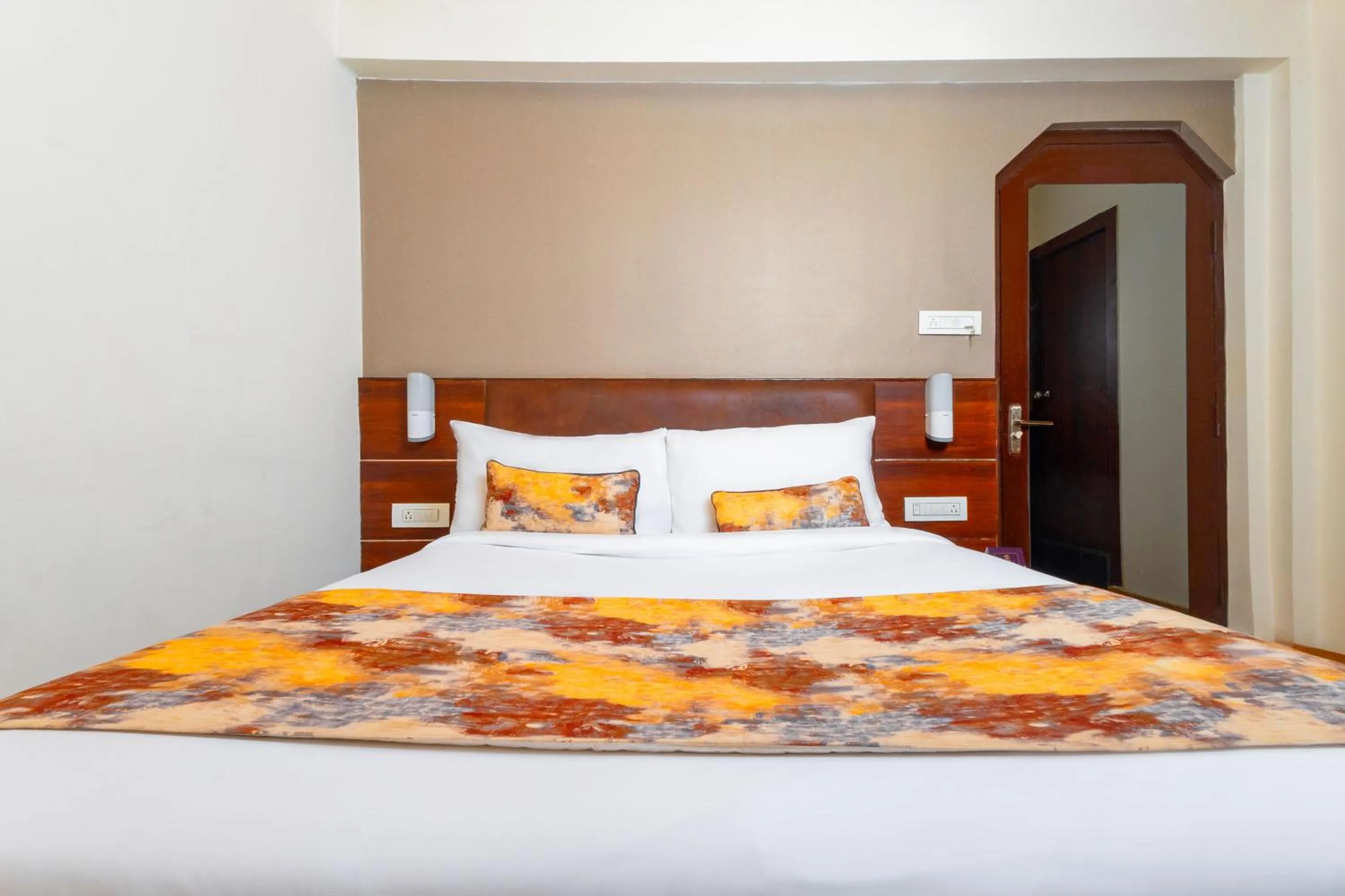 Bed in Sumitel Vista 800m from Mall Road