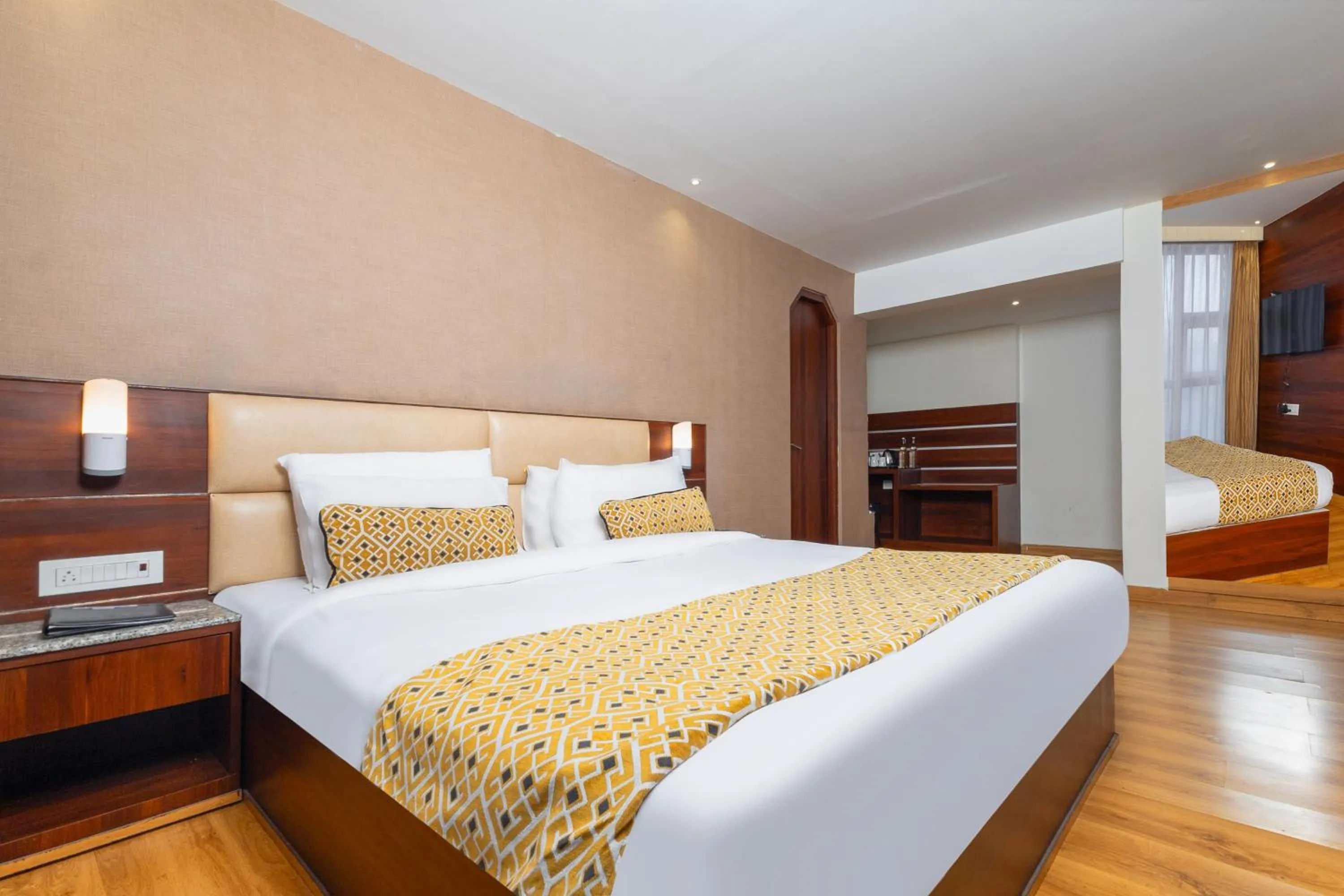 Bedroom, Bed in Sumitel Vista 800m from Mall Road