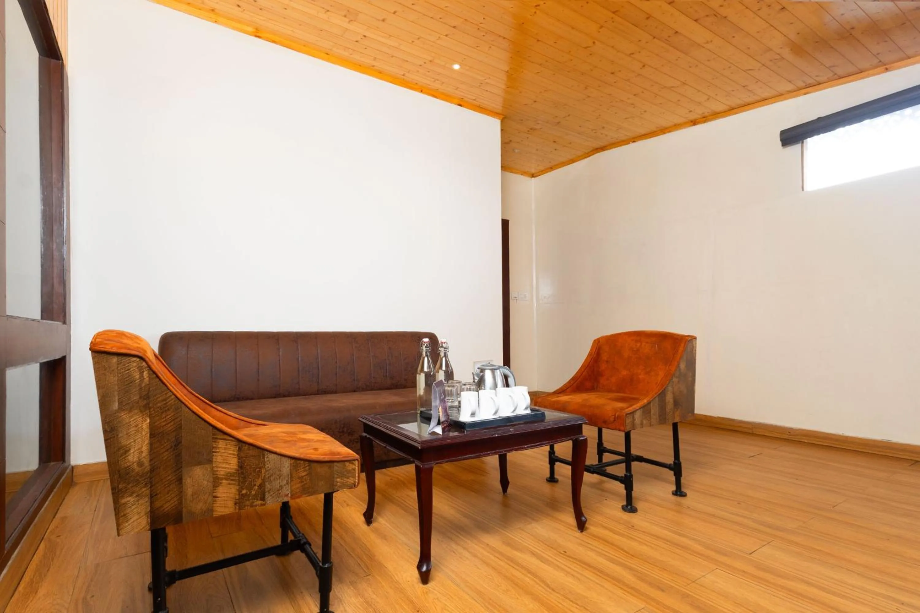 Living room in Sumitel Vista 800m from Mall Road