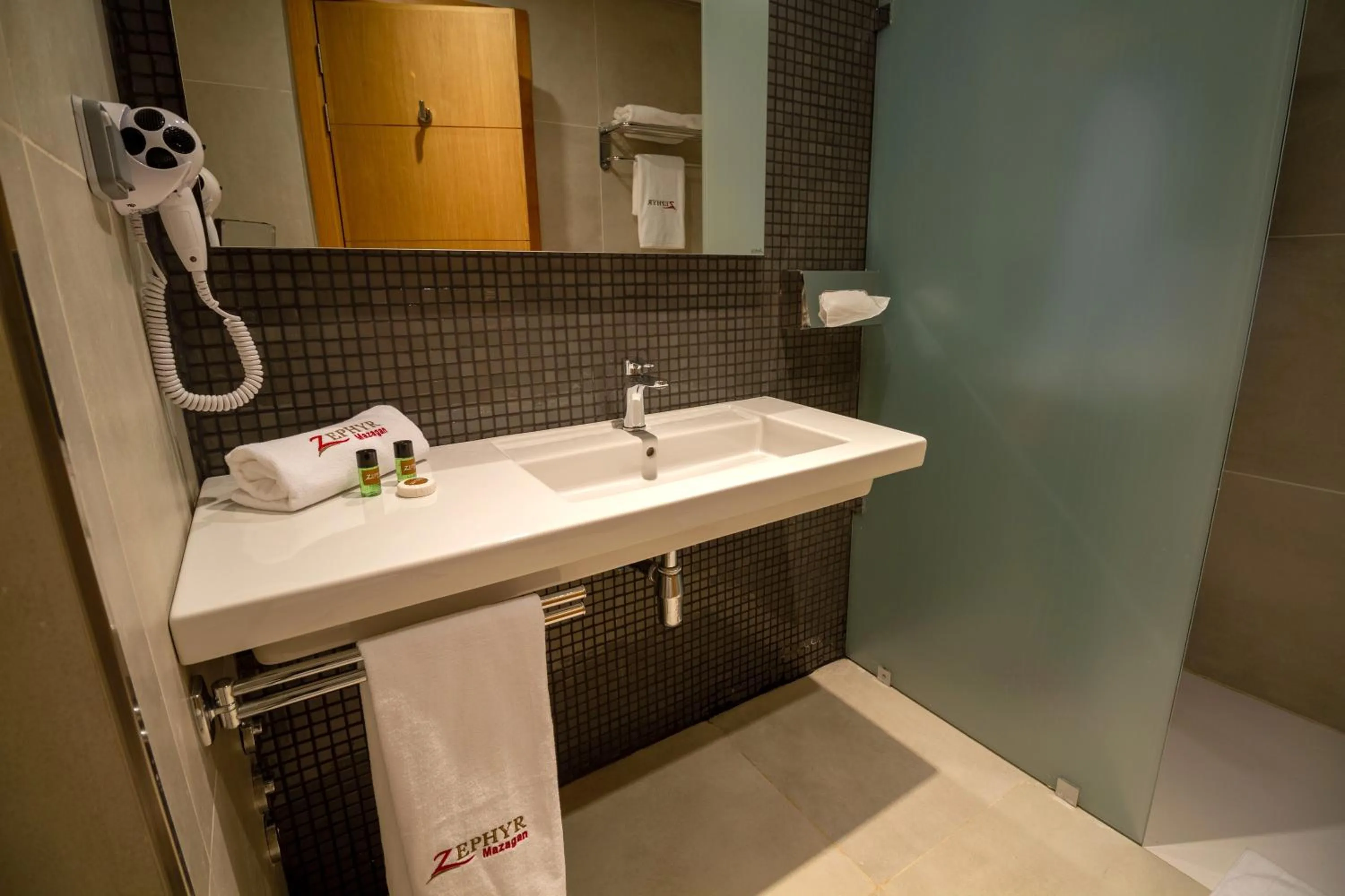 Bathroom in Zephyr Mazagan