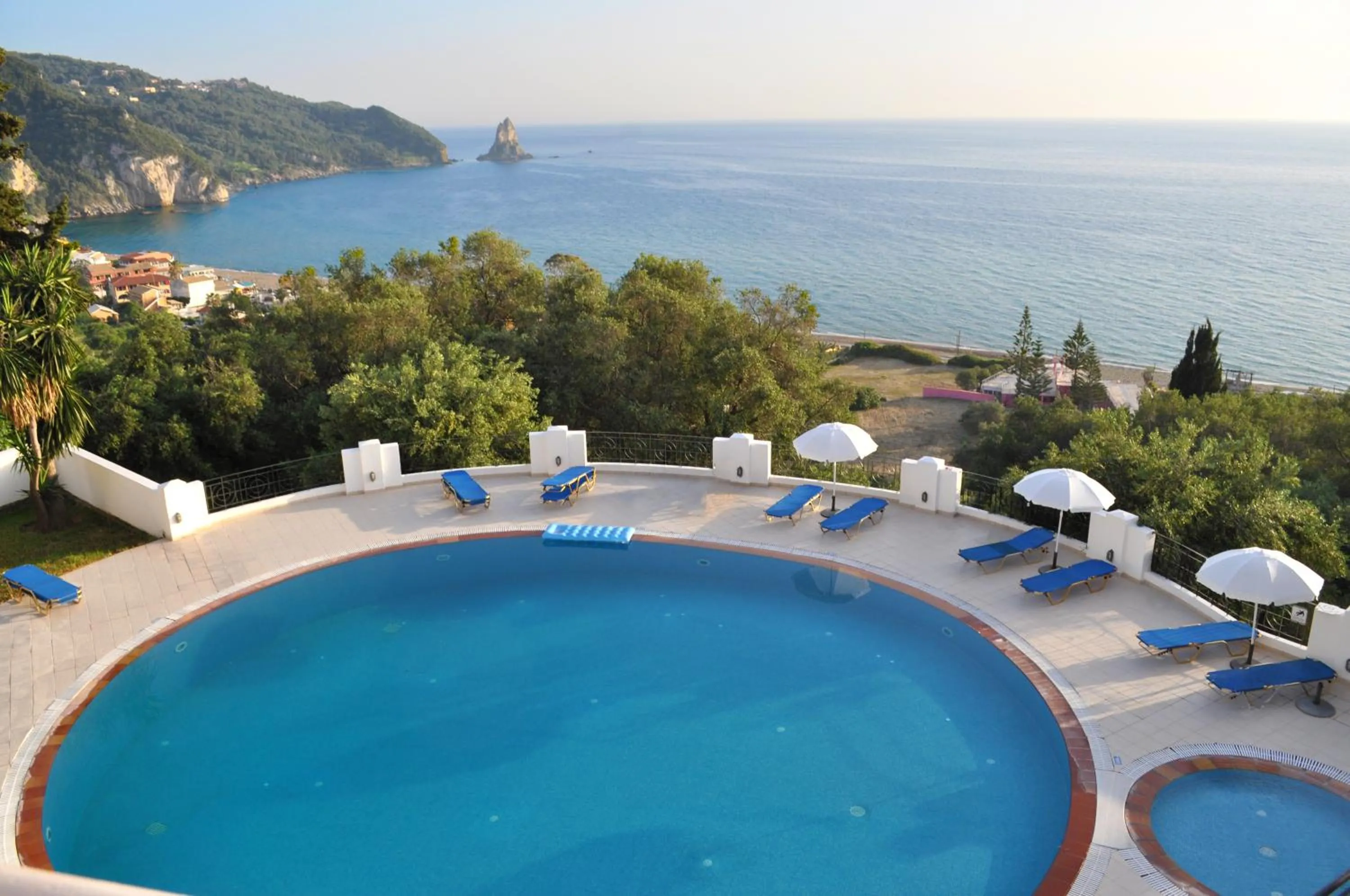 Patio in Studio Apartments Maria with Pool - Agios Gordios Beach