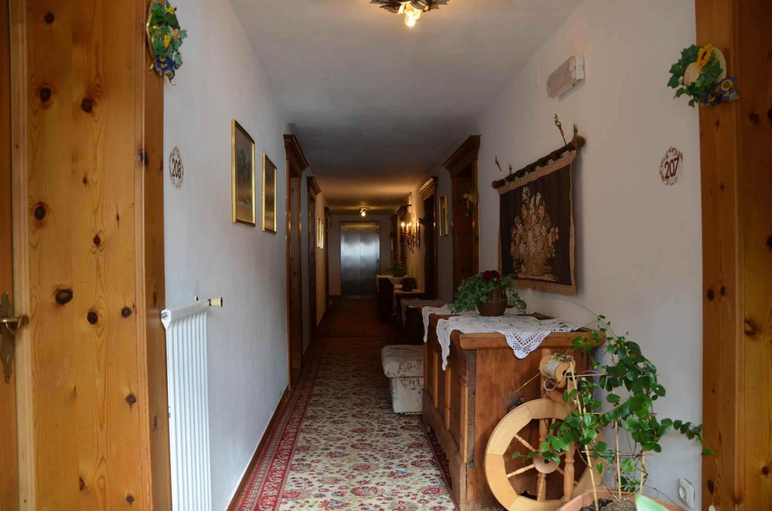 Decorative detail in Sporthotel Zugspitze