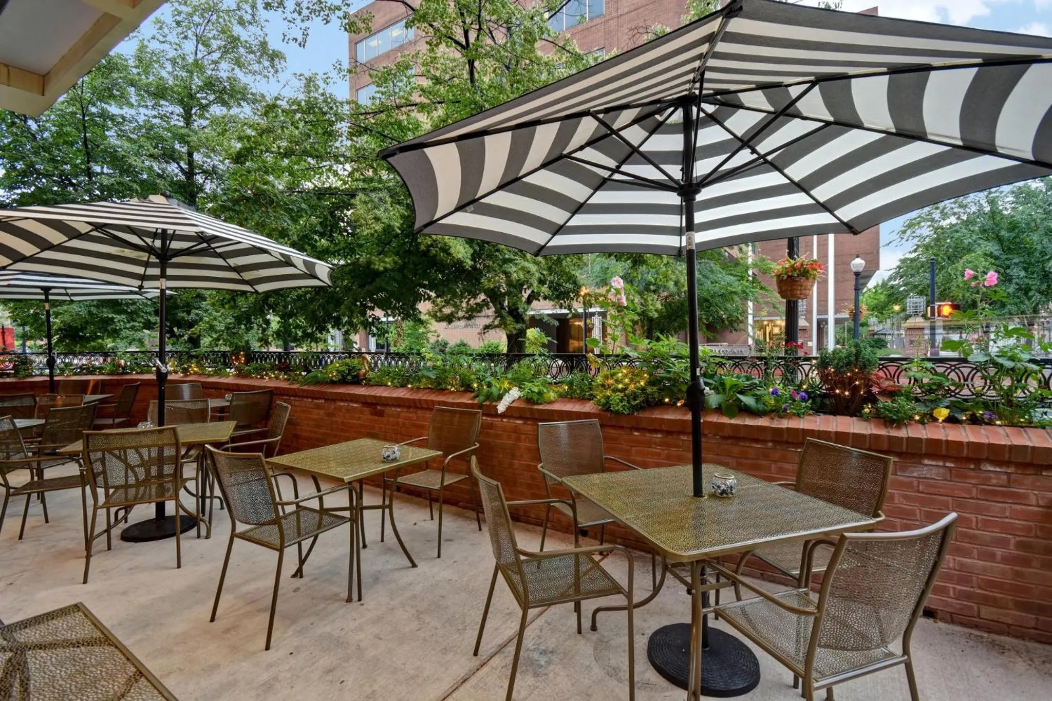 Restaurant/places to eat in Holiday Inn Lancaster by IHG