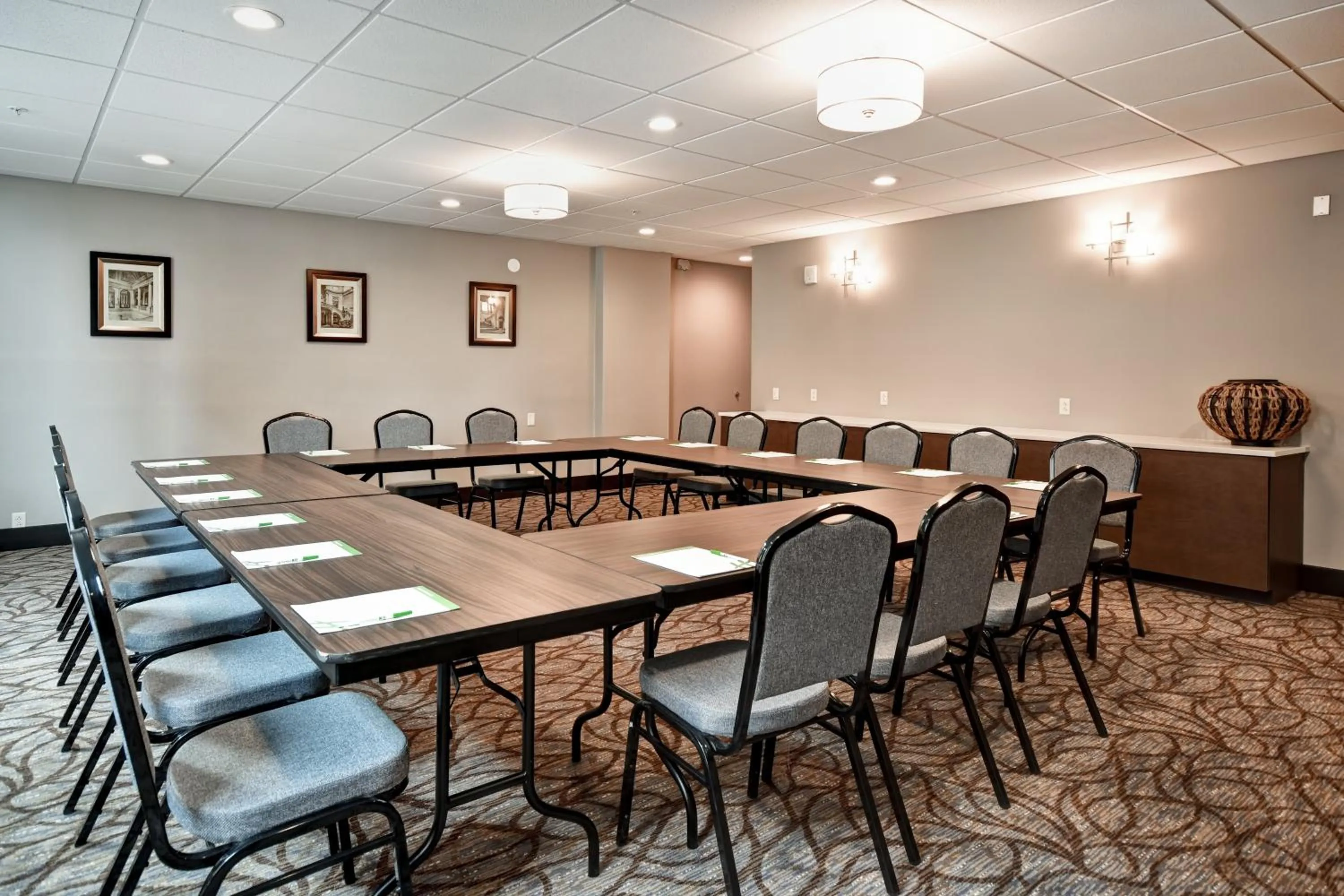 Meeting/conference room in Holiday Inn Lancaster by IHG