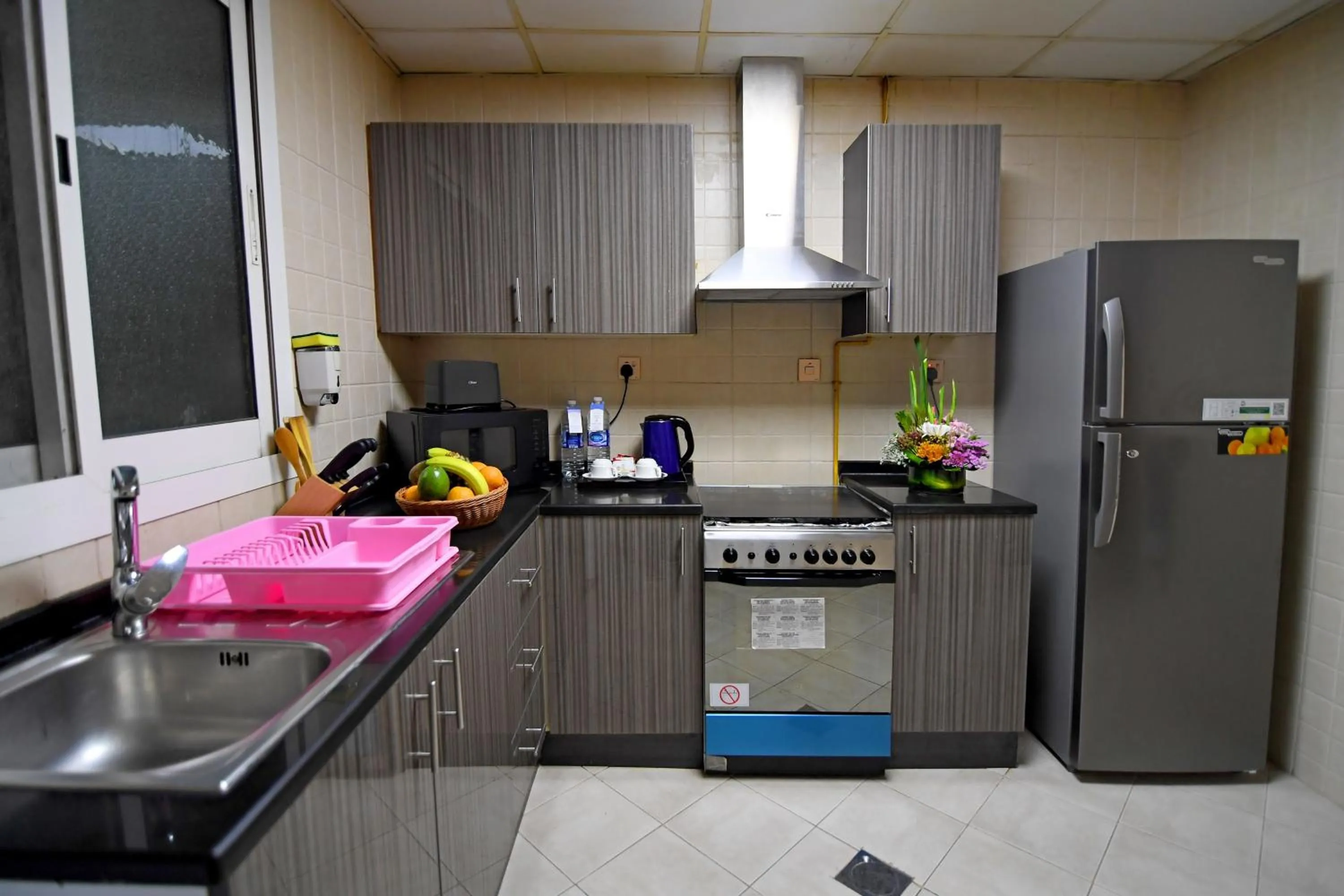 Kitchen or kitchenette in Emirates Stars Hotel Apartments Dubai