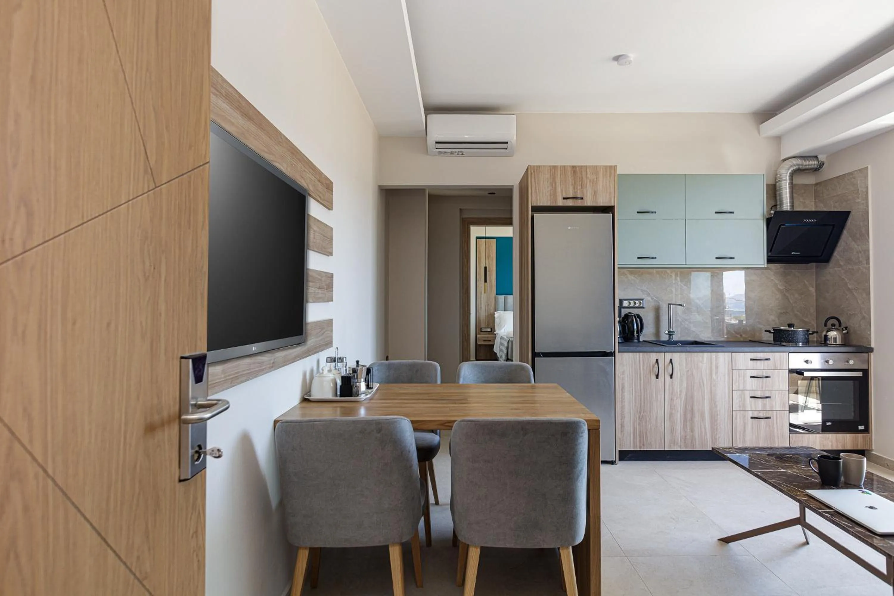 Coffee/tea facilities in Sapphire Blue Suites